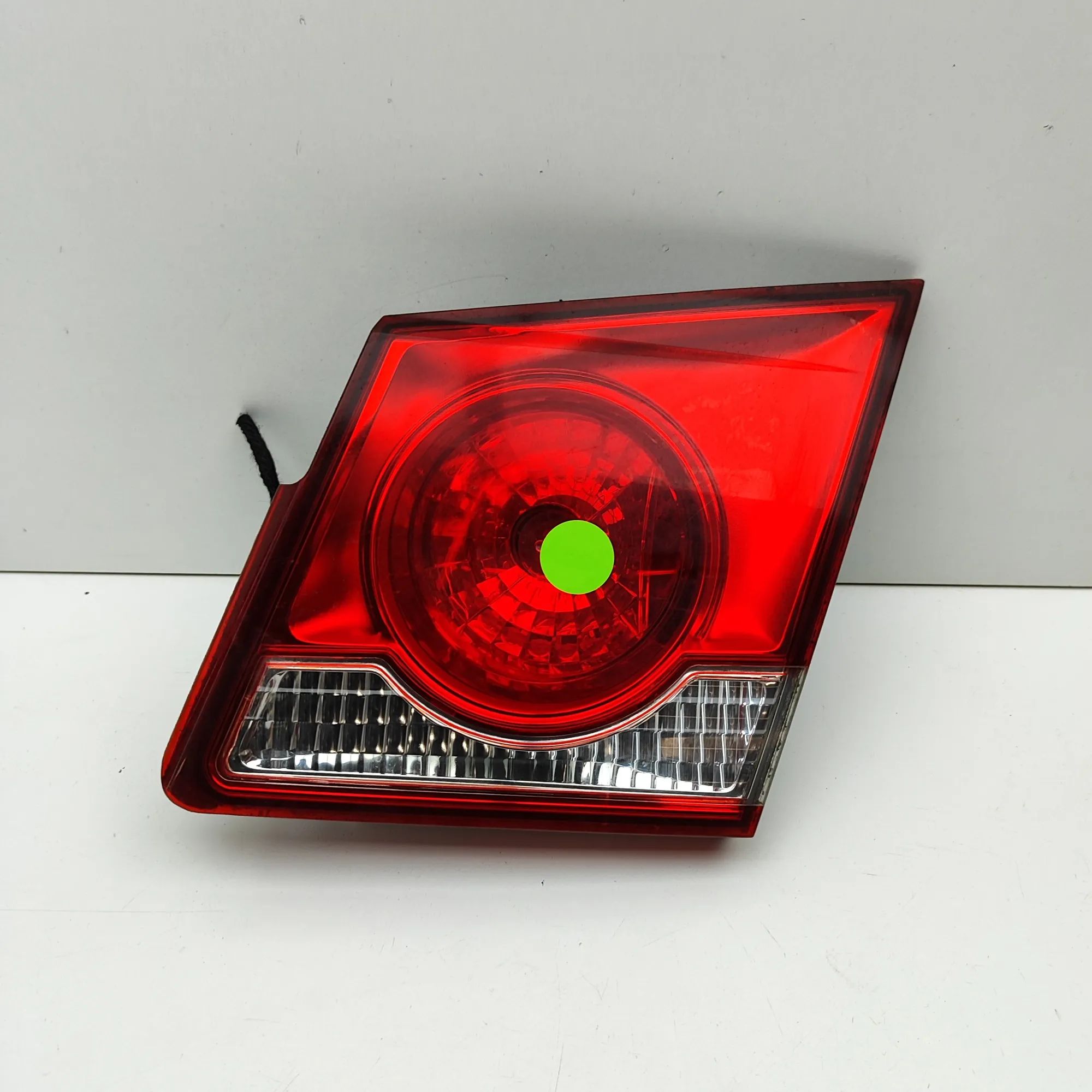 Chevrolet Cruze Right Side Tailgate Tail Light Right Side Tailgate Tail Light — CHEVROLET CRUZ...