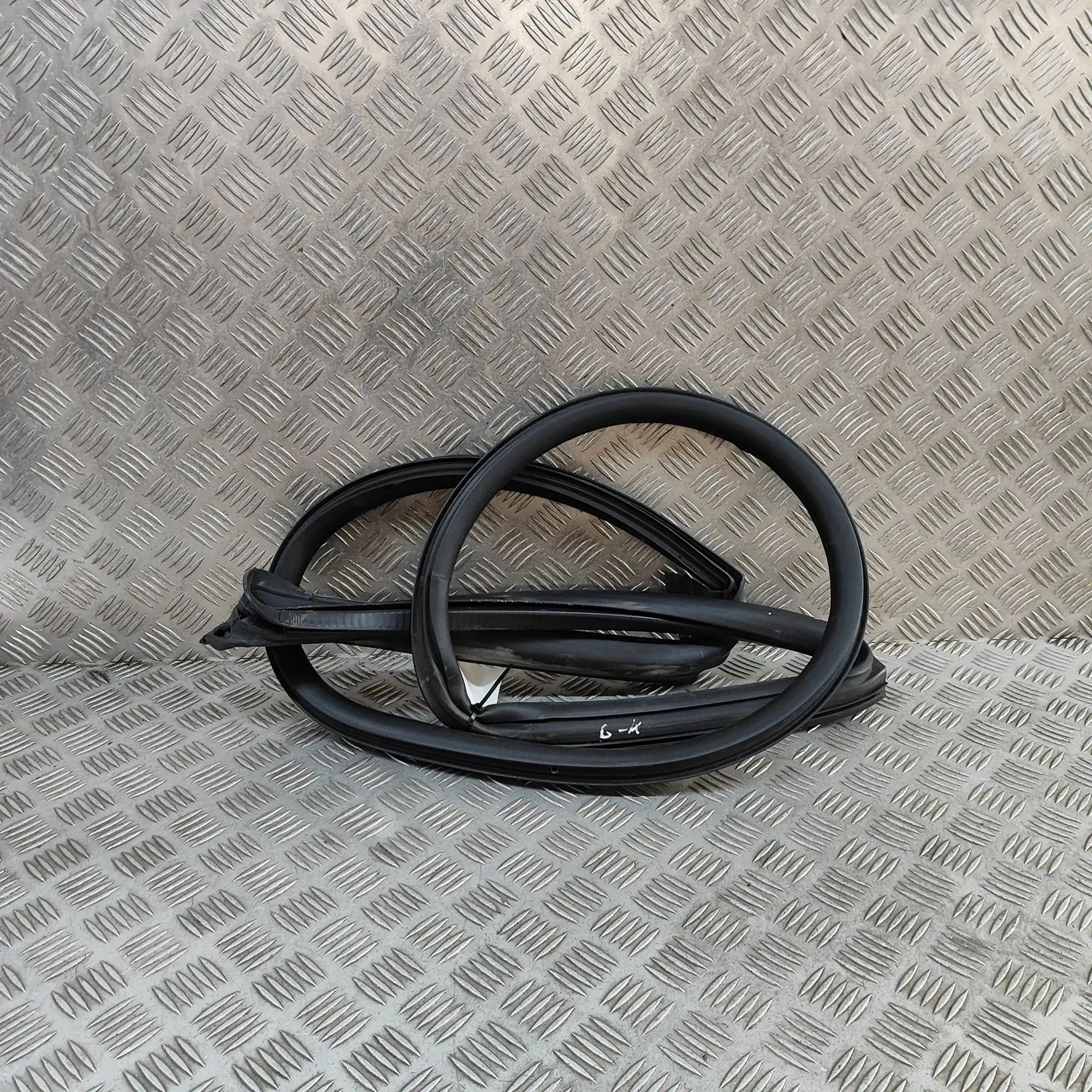 Maserati Levante Door rubber seal — rear left Door rubber seal — rear left — MASERATI LEVANTE...