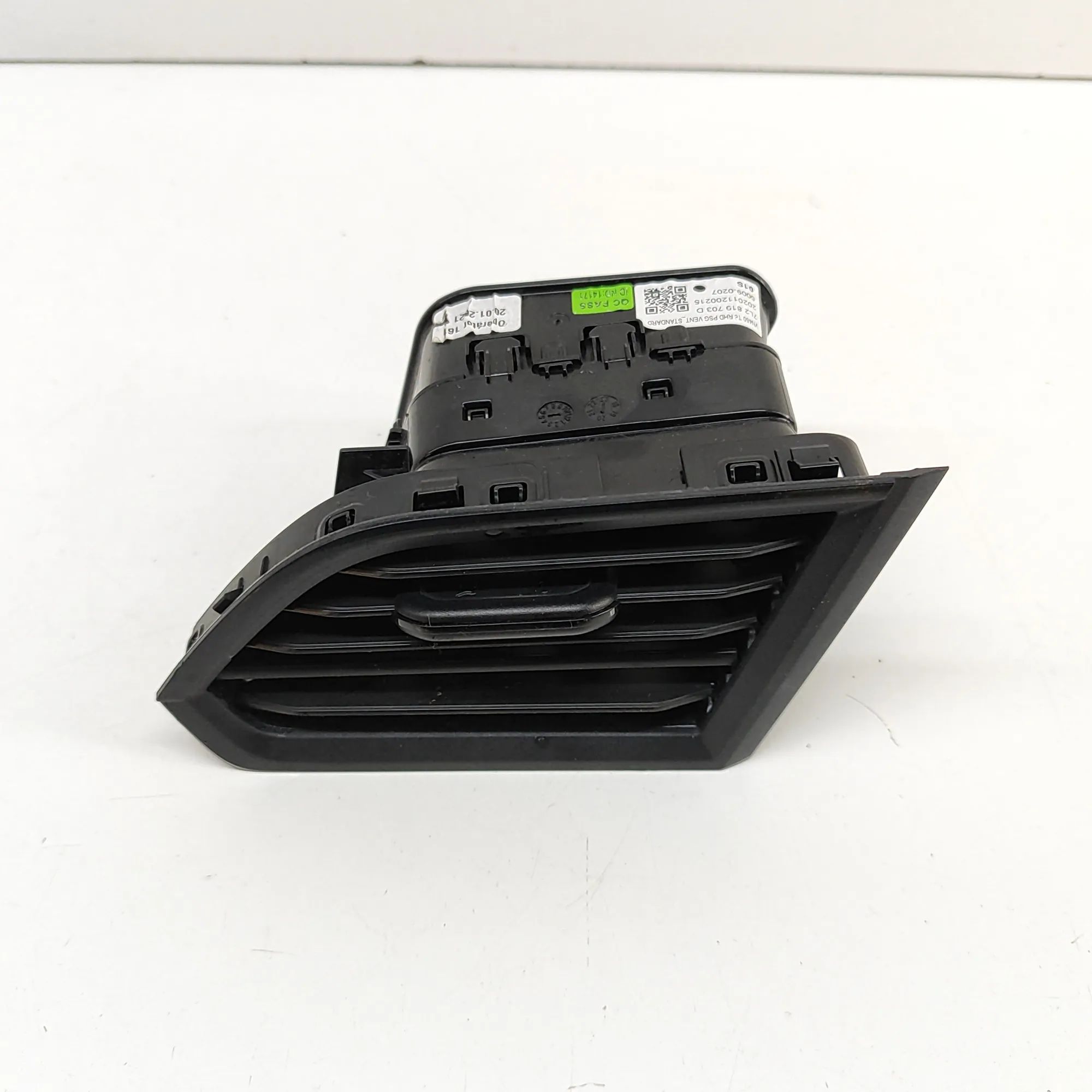 Volkswagen Transporter (T6, Caravelle, Multivan) Dashboard Air Vents Dashboard Air Vents — VW TRANSPORTER (VI T6 Van...