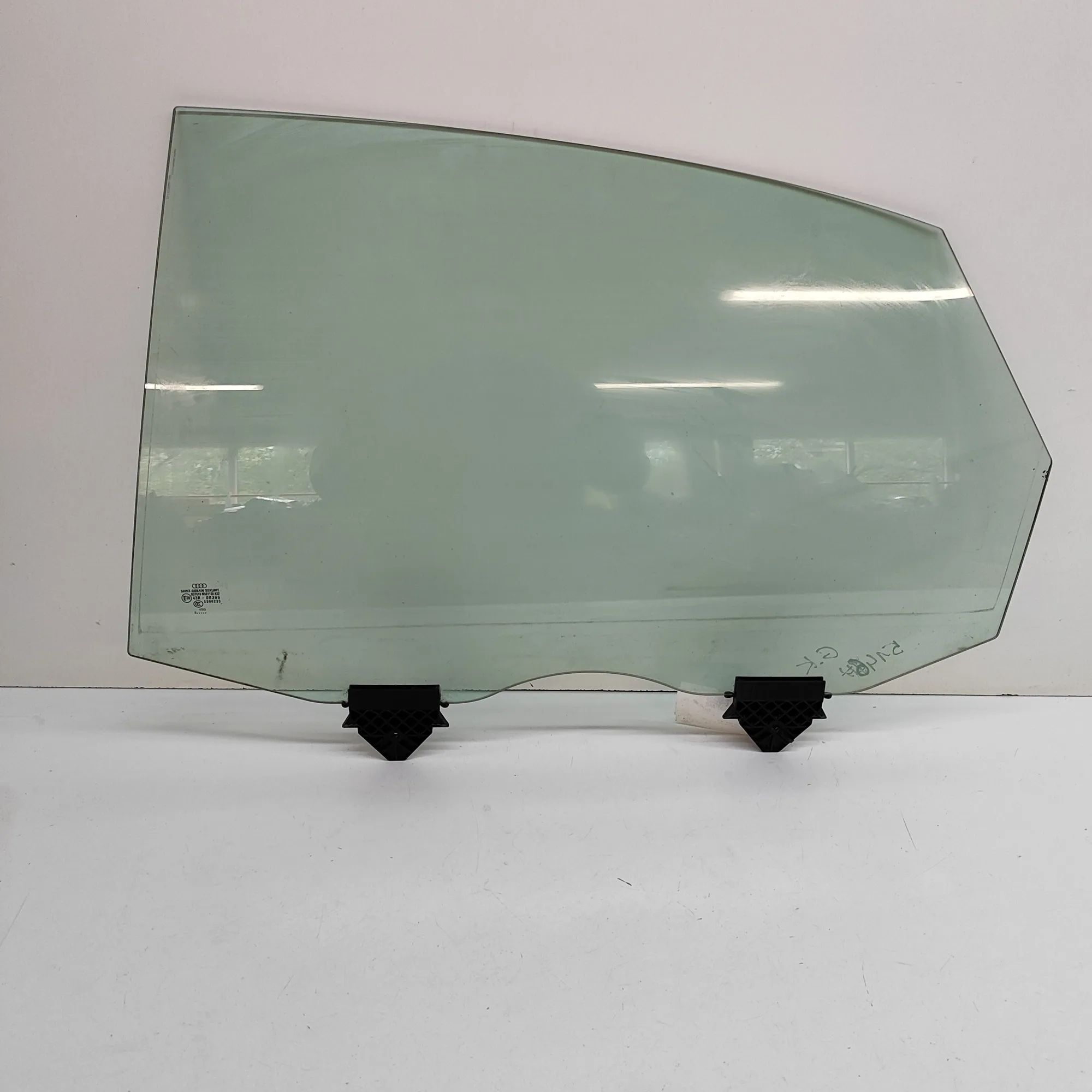 Audi A8 (D3) Rear Left Door Window Rear Left Door Window — AUDI A8 (D3 4E2, 4E8) (...