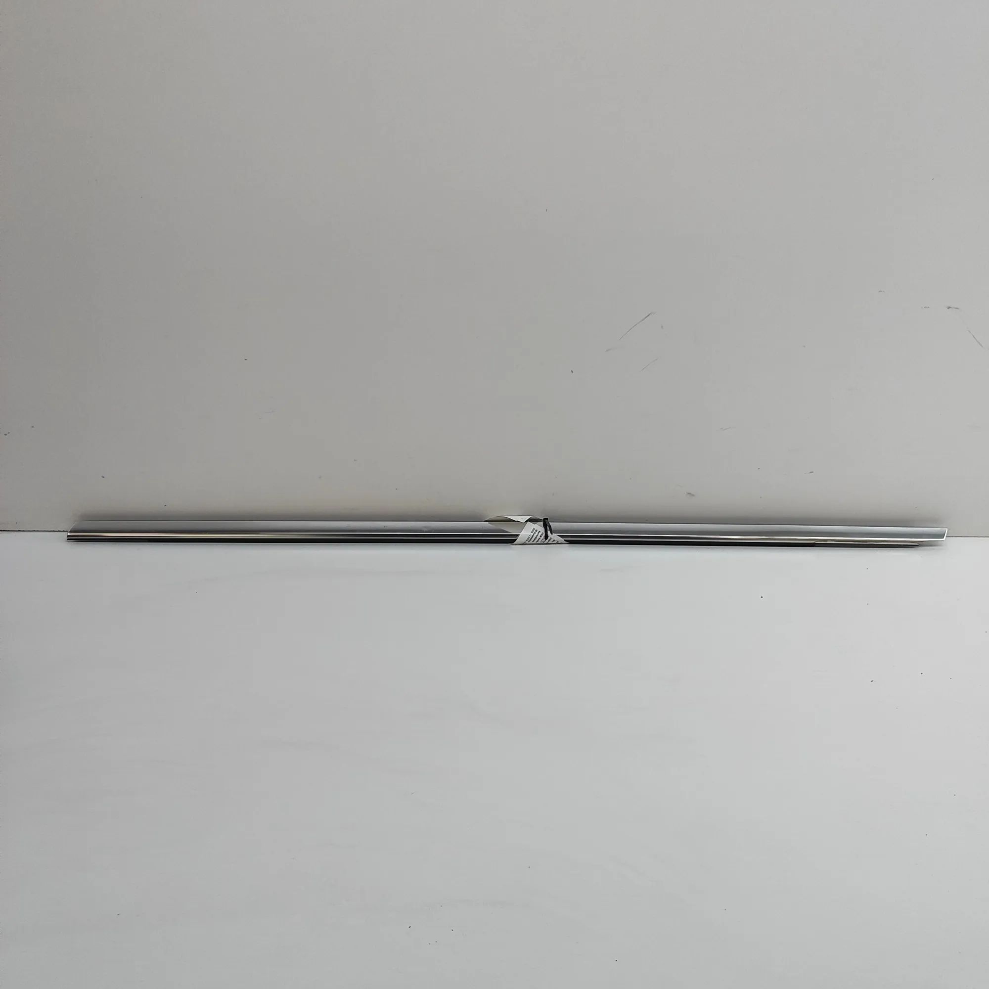 Audi Q3 (8U) Door window strip — front left Door window strip — front left — AUDI Q3 (F3) (...