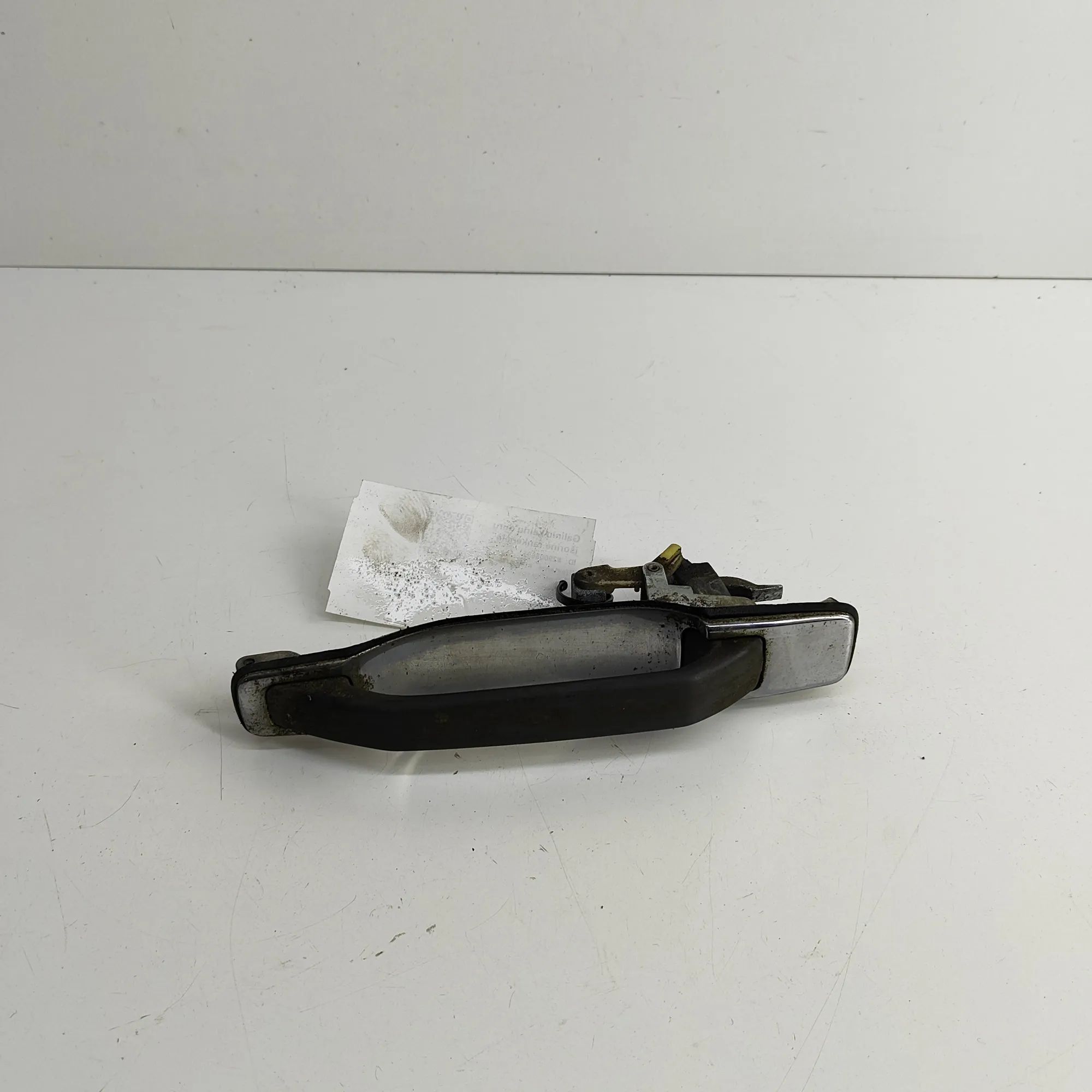 Mercedes-Benz 200 - 300 (W123) Exterior door handle — rear left Exterior door handle — rear left — MERCEDES BEN...