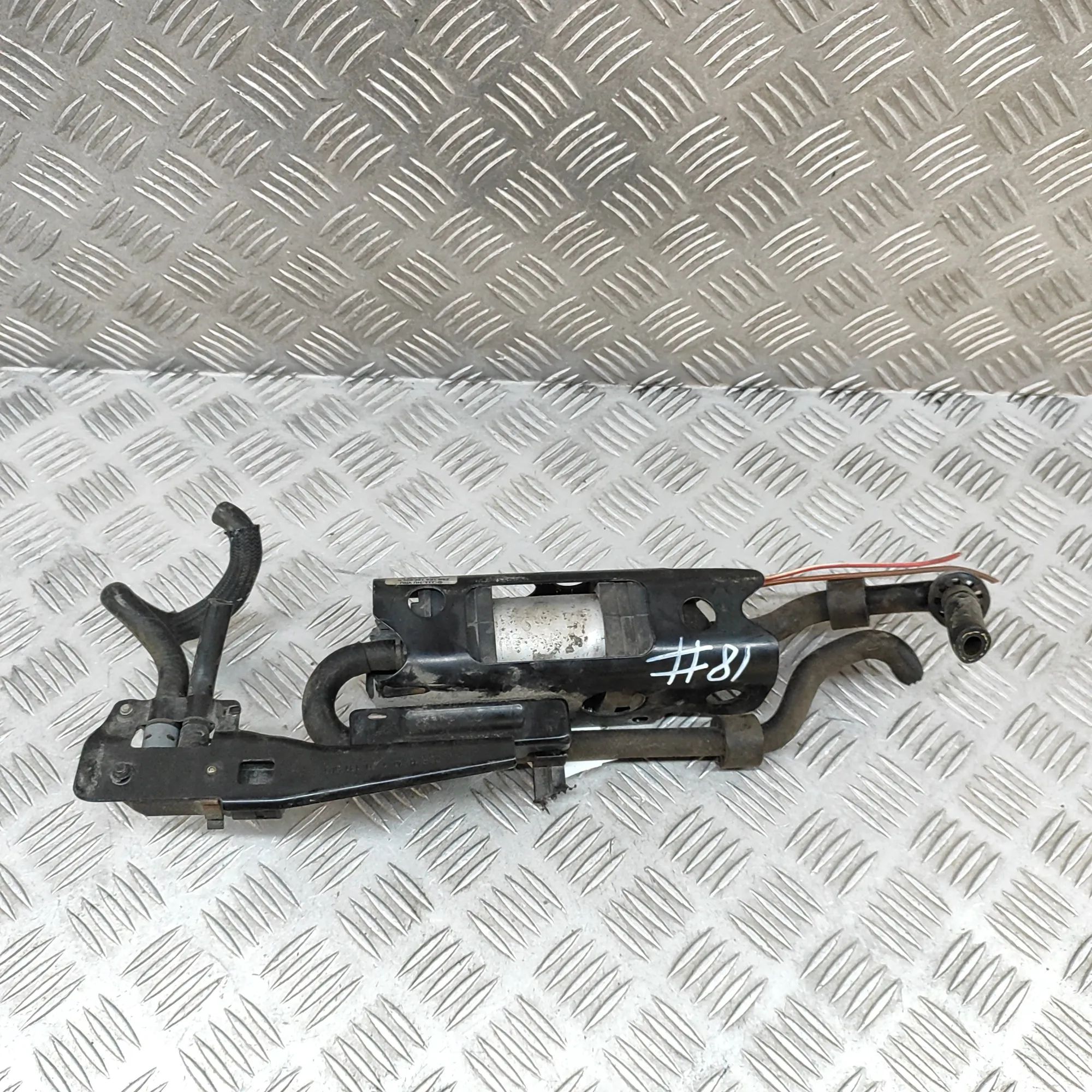 Skoda Superb (3T) насос топлива Fuel pump — SKODA SUPERB (II Estate 3T5) (2009-...
