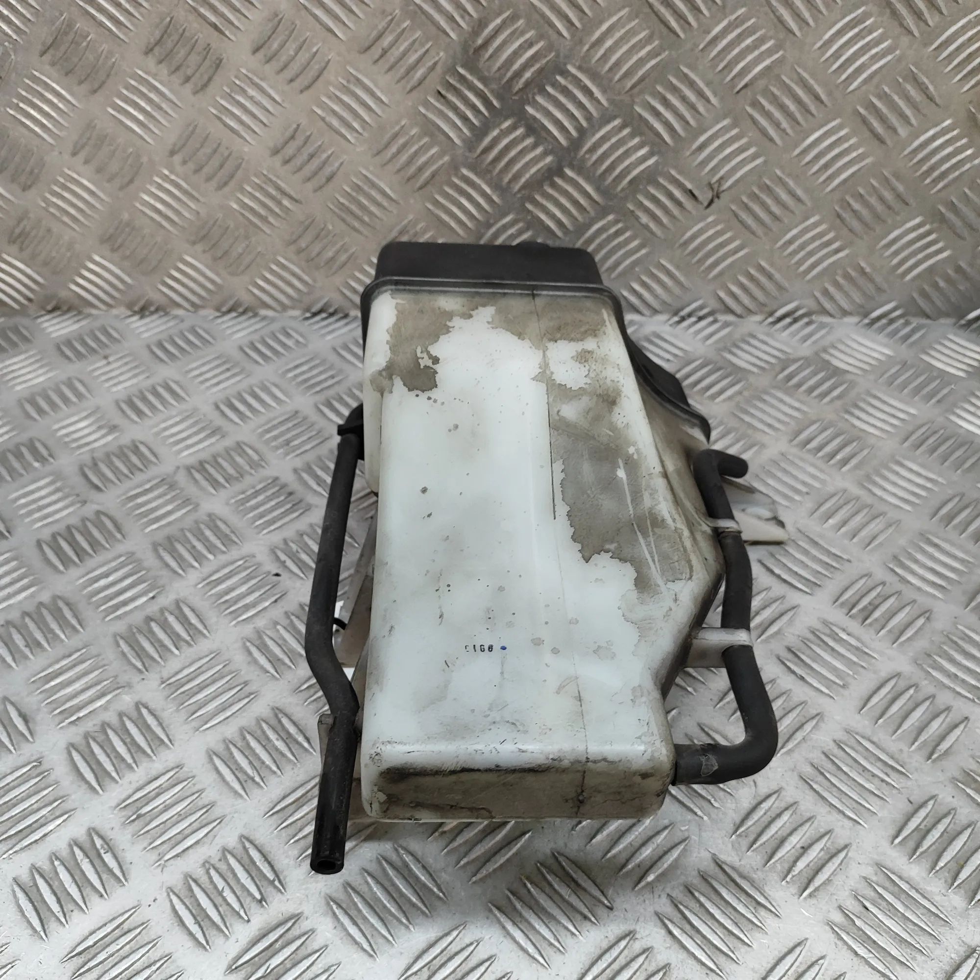 Hyundai H-1 Coolant Expansion Tank Coolant Expansion Tank — HYUNDAI H-1 (Cargo TQ)...
