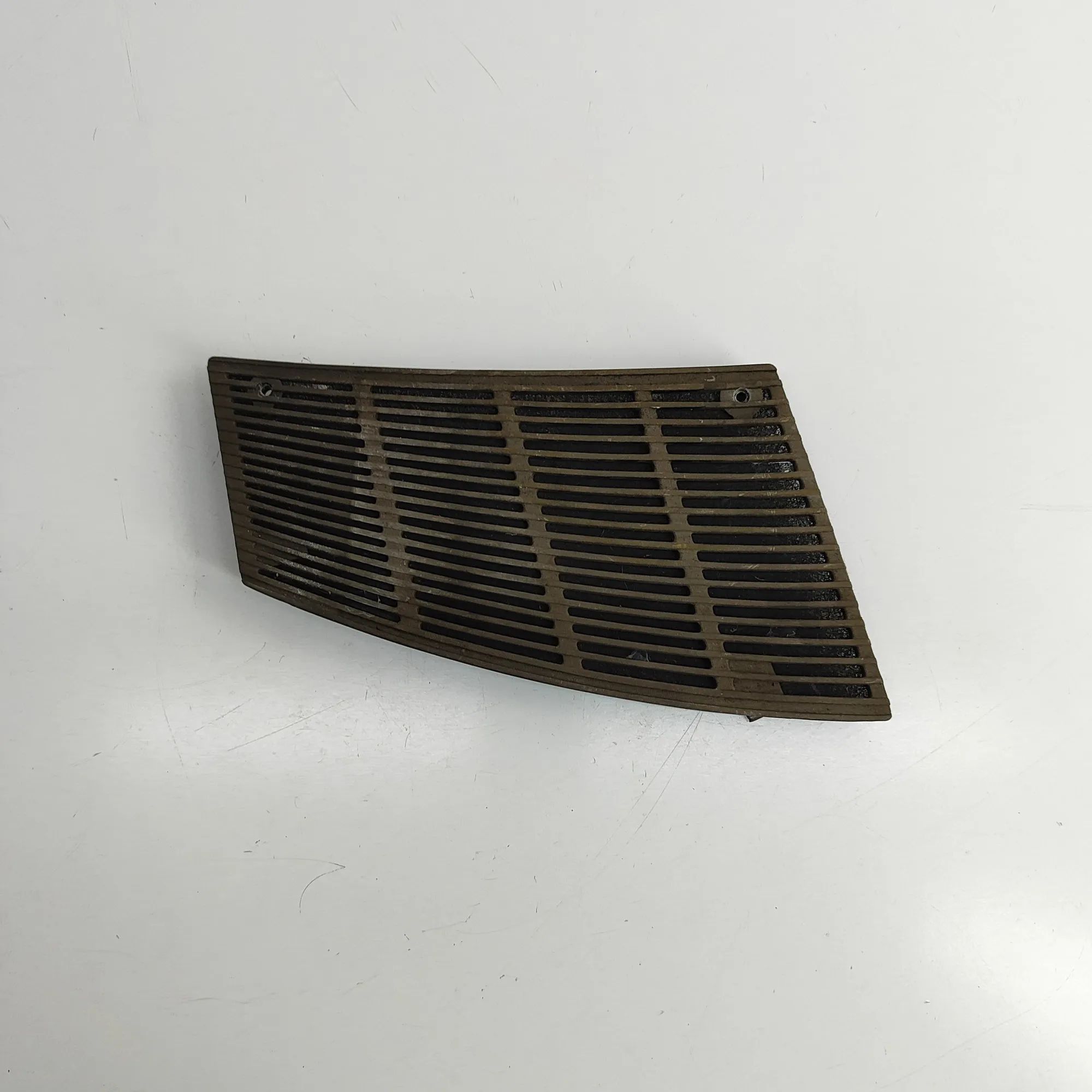 Mercedes-Benz 200 - 300 (W123) Speaker cover Speaker cover — MERCEDES BENZ S-CLASS (W126) (1...