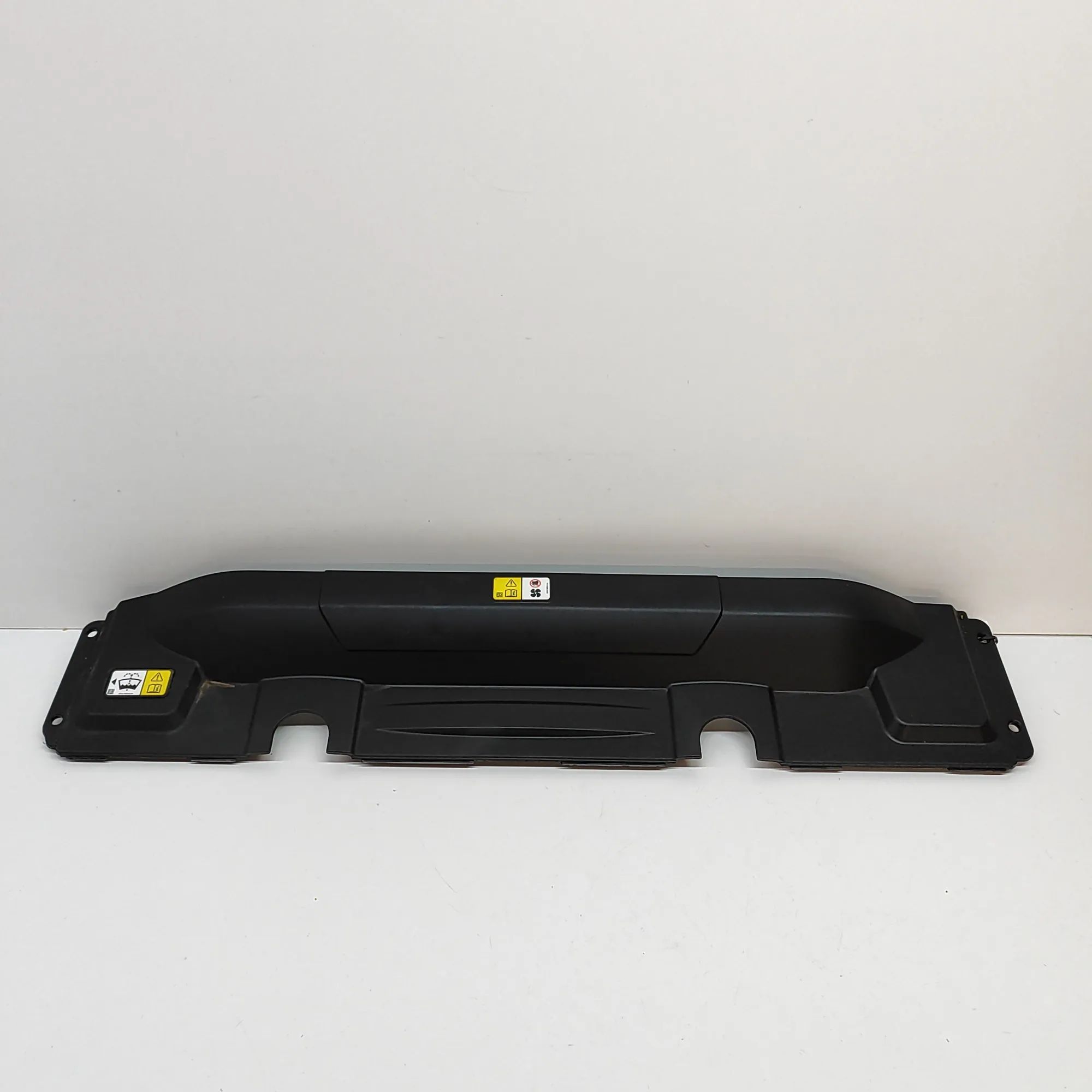 Land Rover Range Rover (L405) Slam Panel Frame Plastic Trim Slam Panel Frame Plastic Trim — LAND ROVER RANG...