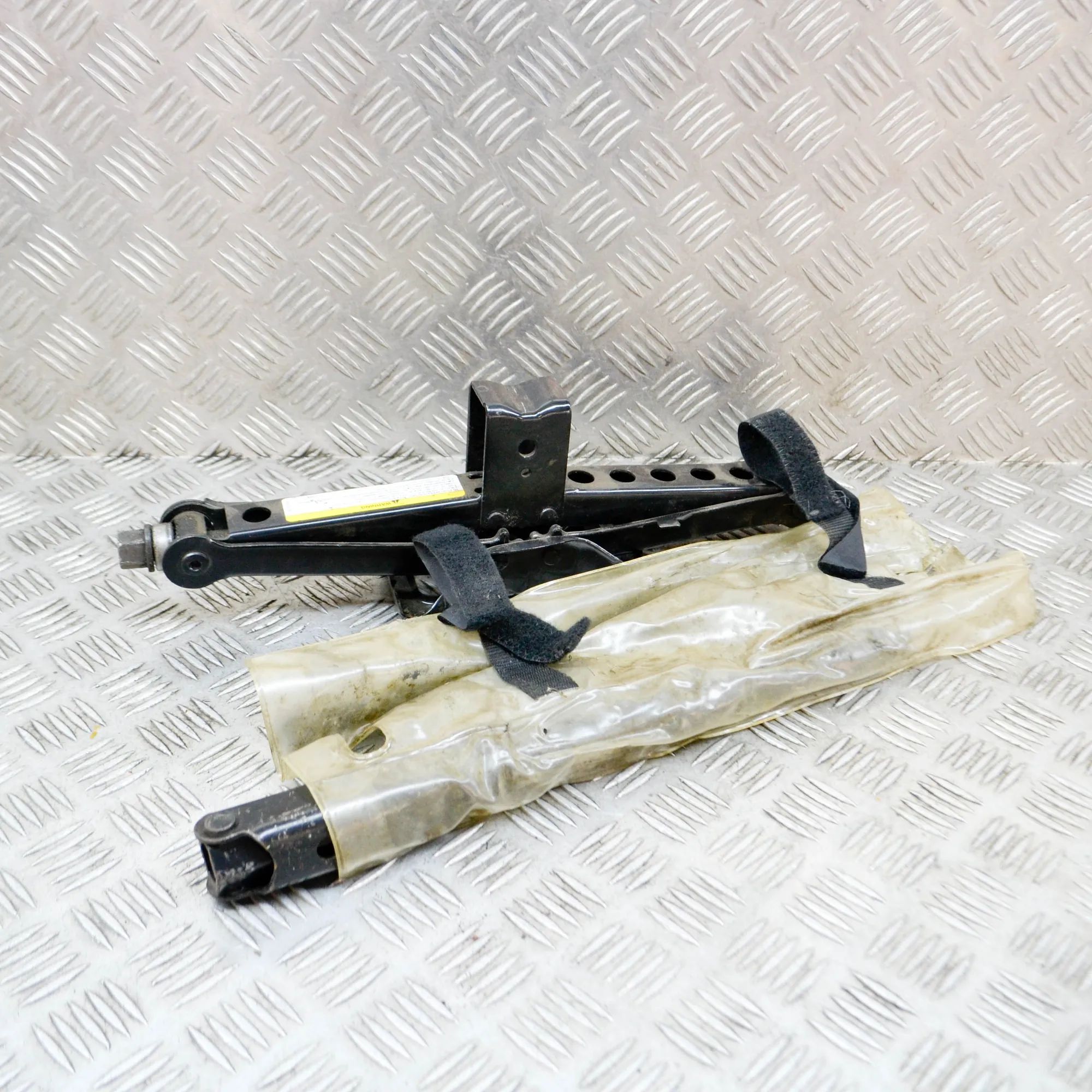 Chevrolet Trans Sport, Venture Lift Jack