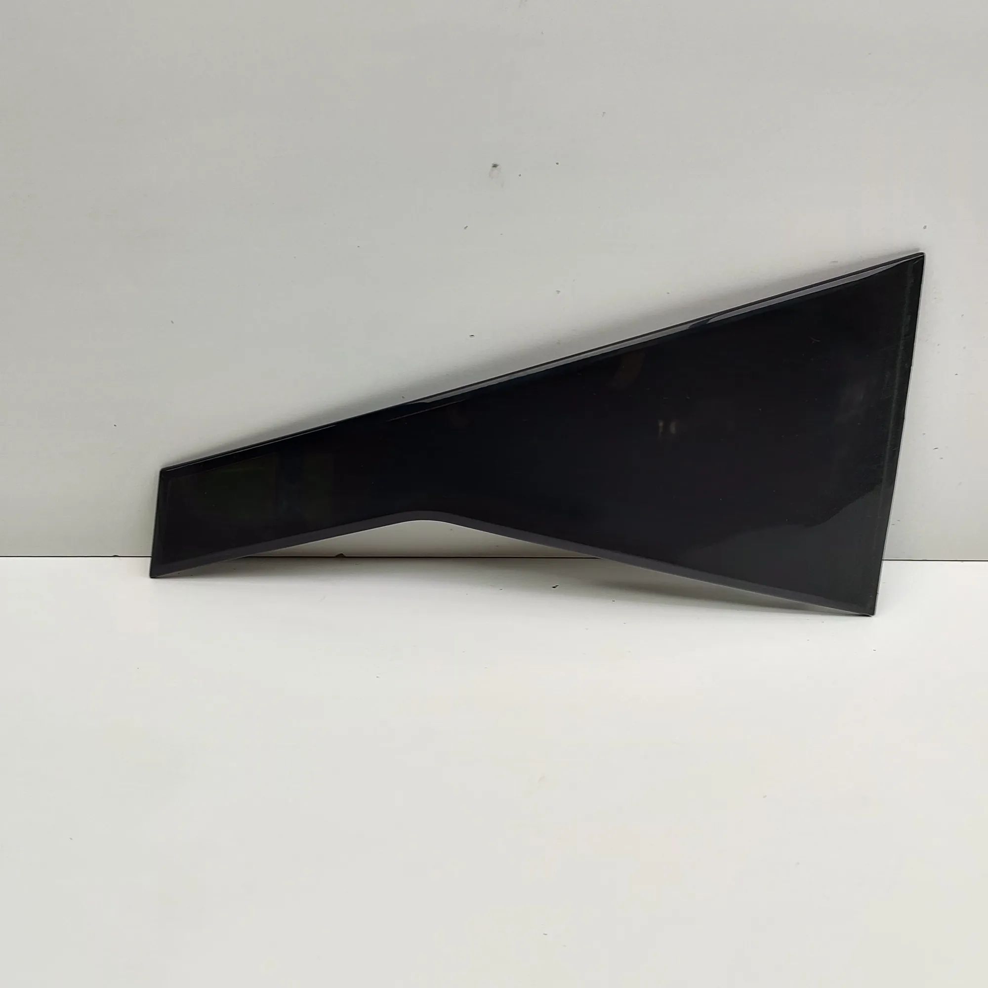Hyundai Santa Fe Vertical door trim — rear — left Vertical door trim — rear — left — HYUNDAI SANT...