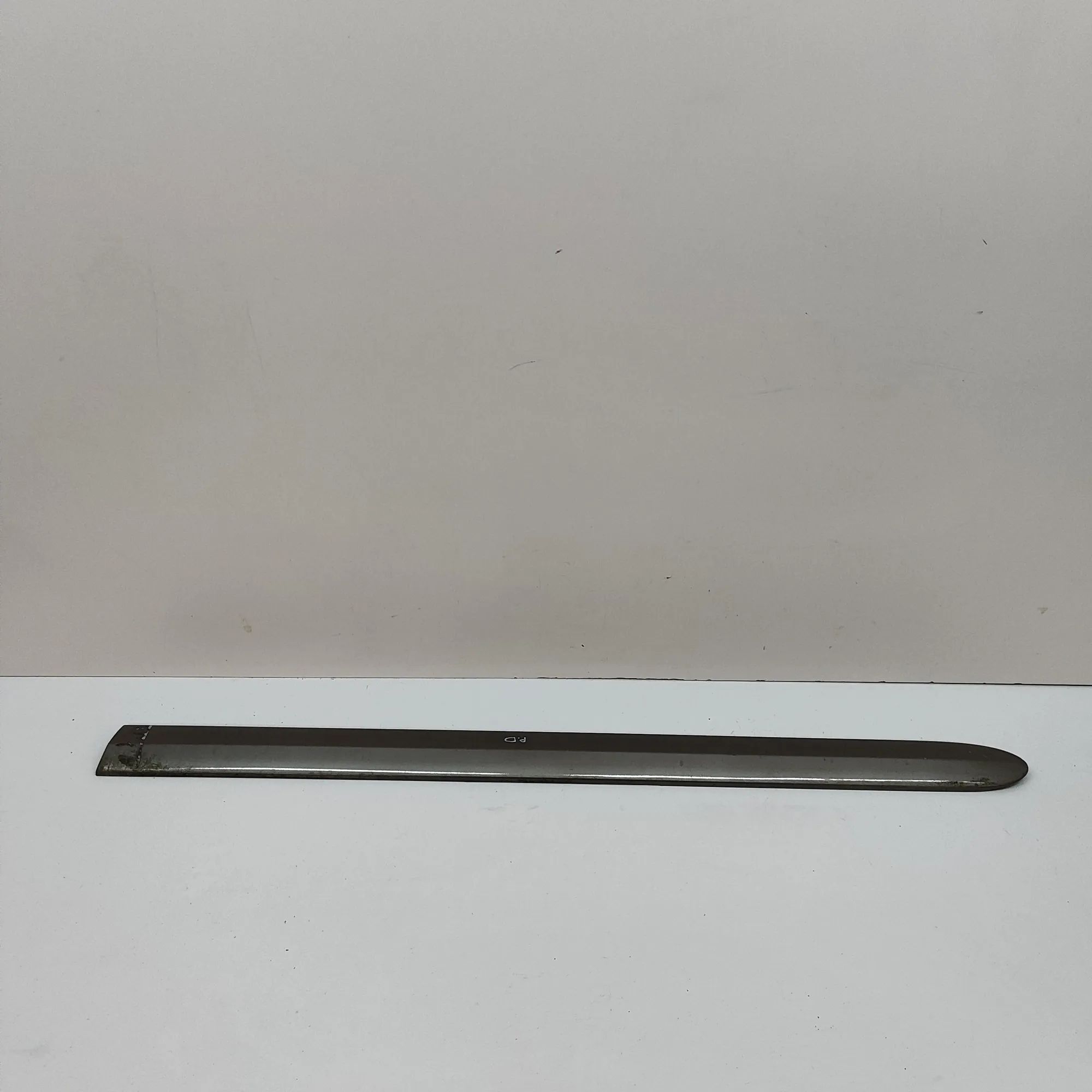 Nissan Titan Door moulding — front right Door moulding — front right — NISSAN TITAN (200...