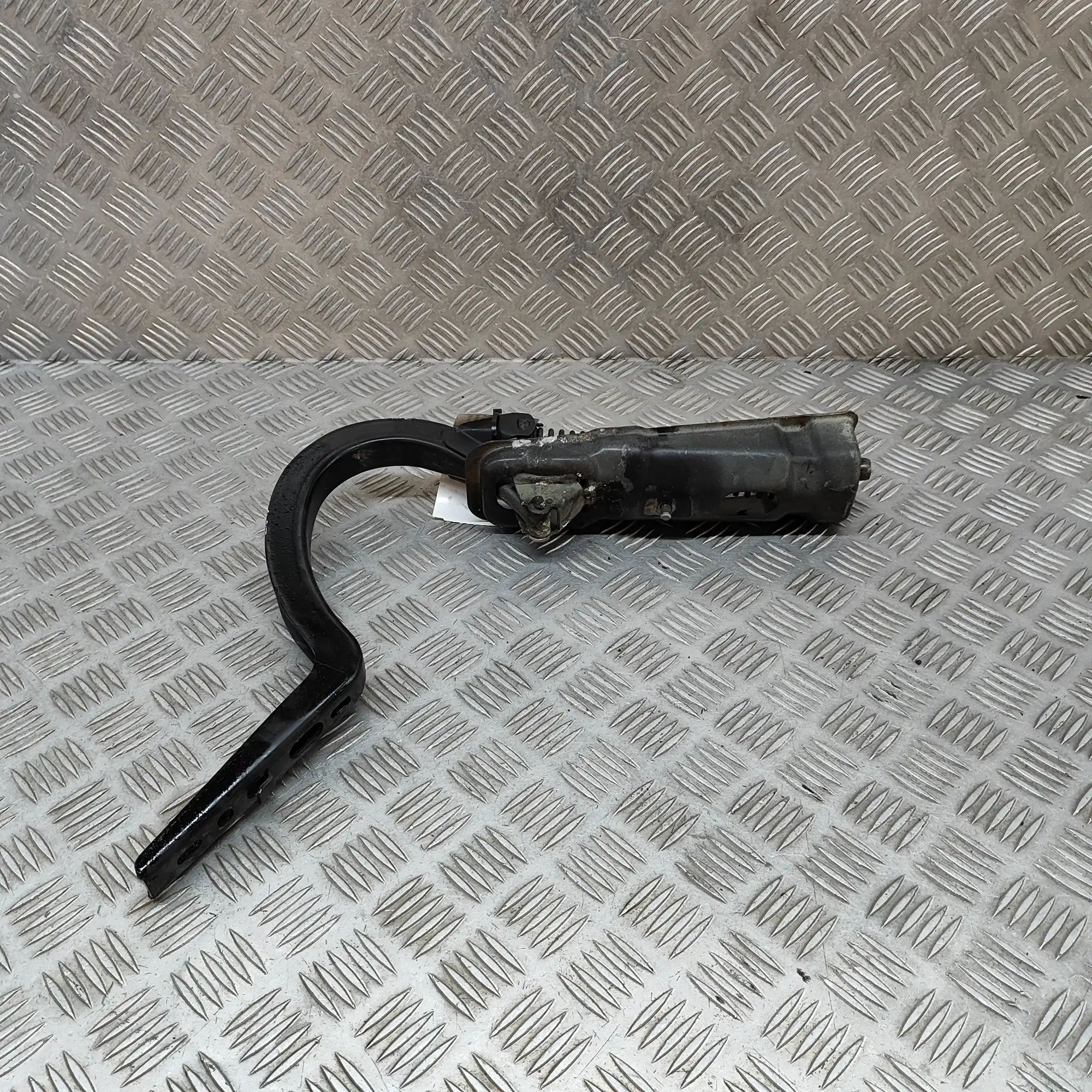 Mercedes-Benz 200 - 300 (W123) Right Side Bootlid Hinge Right Side Bootlid Hinge — MERCEDES BENZ S-CLAS...