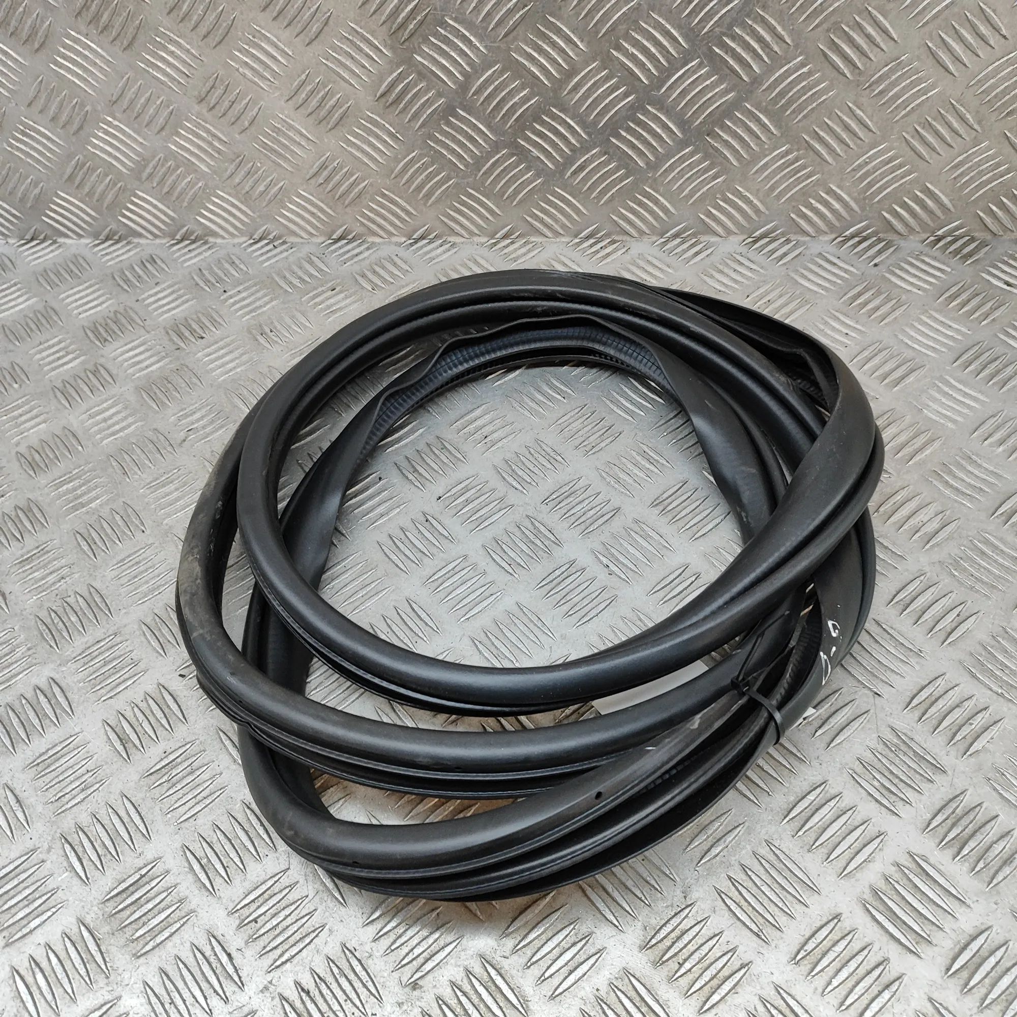 Mazda 3 (BP) Door rubber seal — rear right Door rubber seal — rear right — MAZDA CX-3 (0 D...
