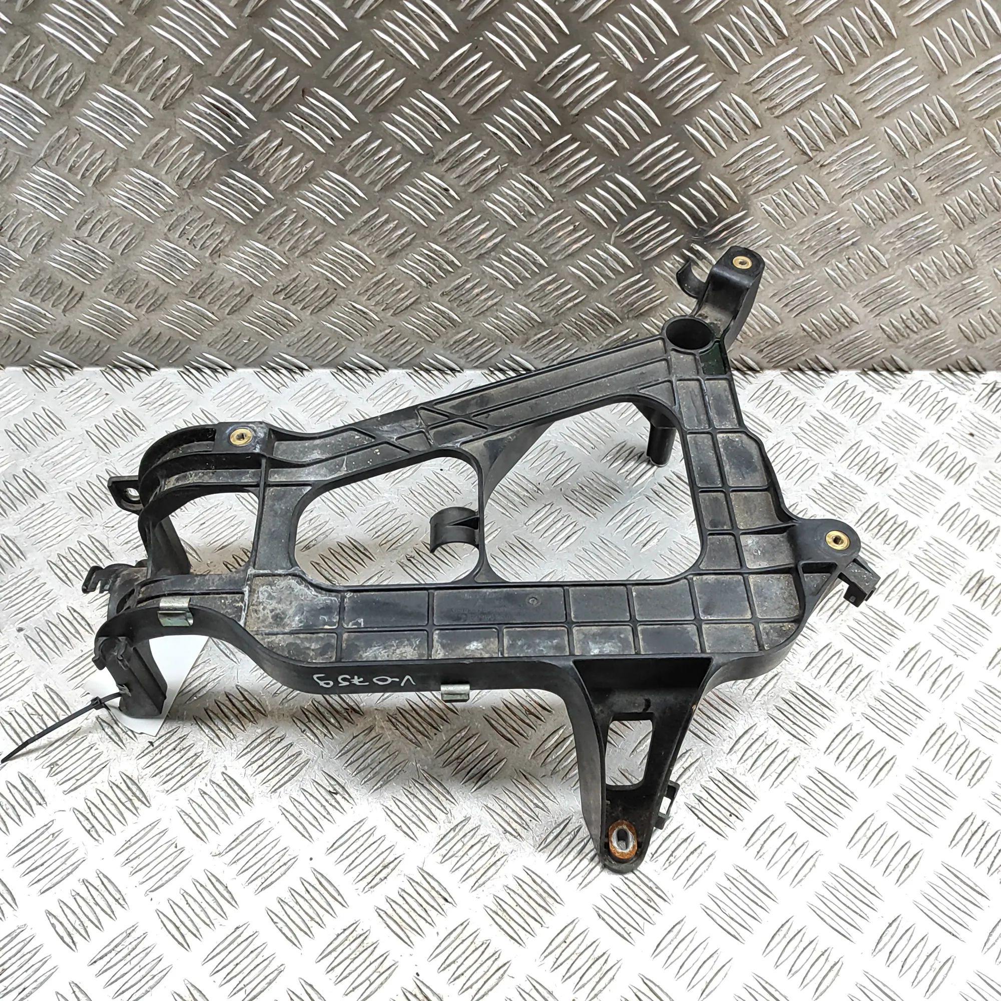 Radiator Holder Brand/Model: PORSCHE 718
Year: 2016
Engine: 2.0...