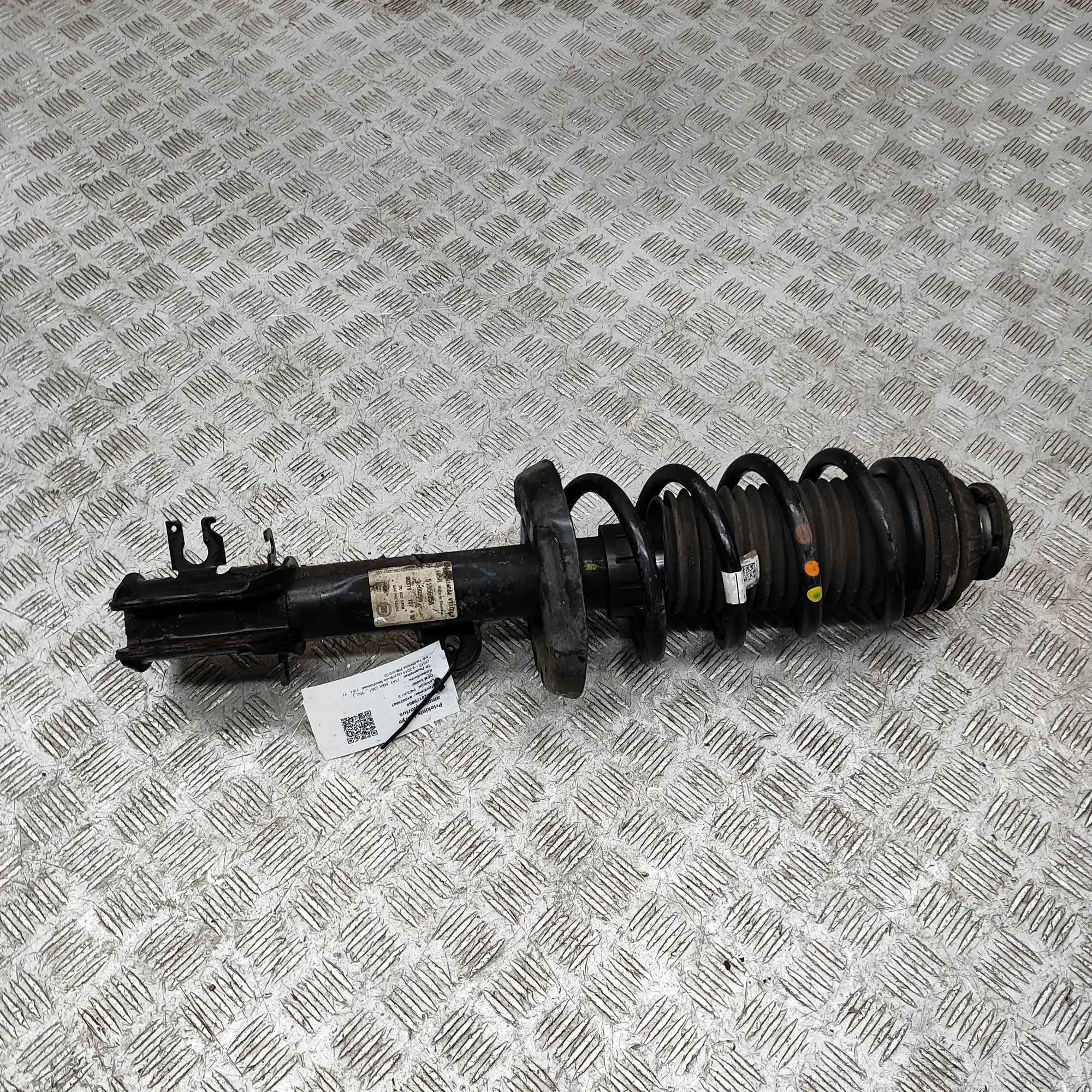 Fiat 500L (351, 352) Shock absorber — front left Shock absorber — front left — FIAT 500L (351_, ...
