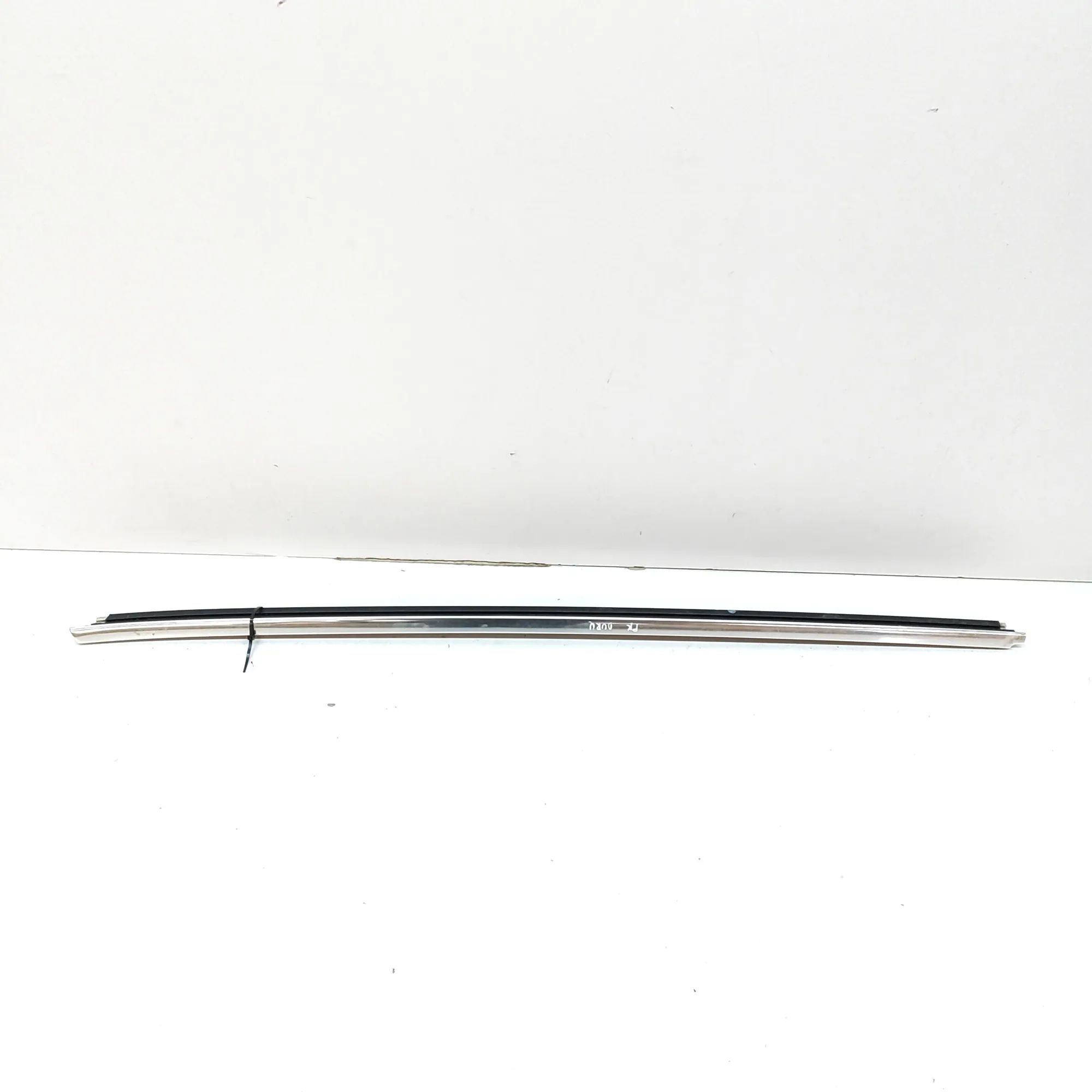 Jaguar F-Type Door window strip — front left Door window strip — front left — JAGUAR F-TYPE ...