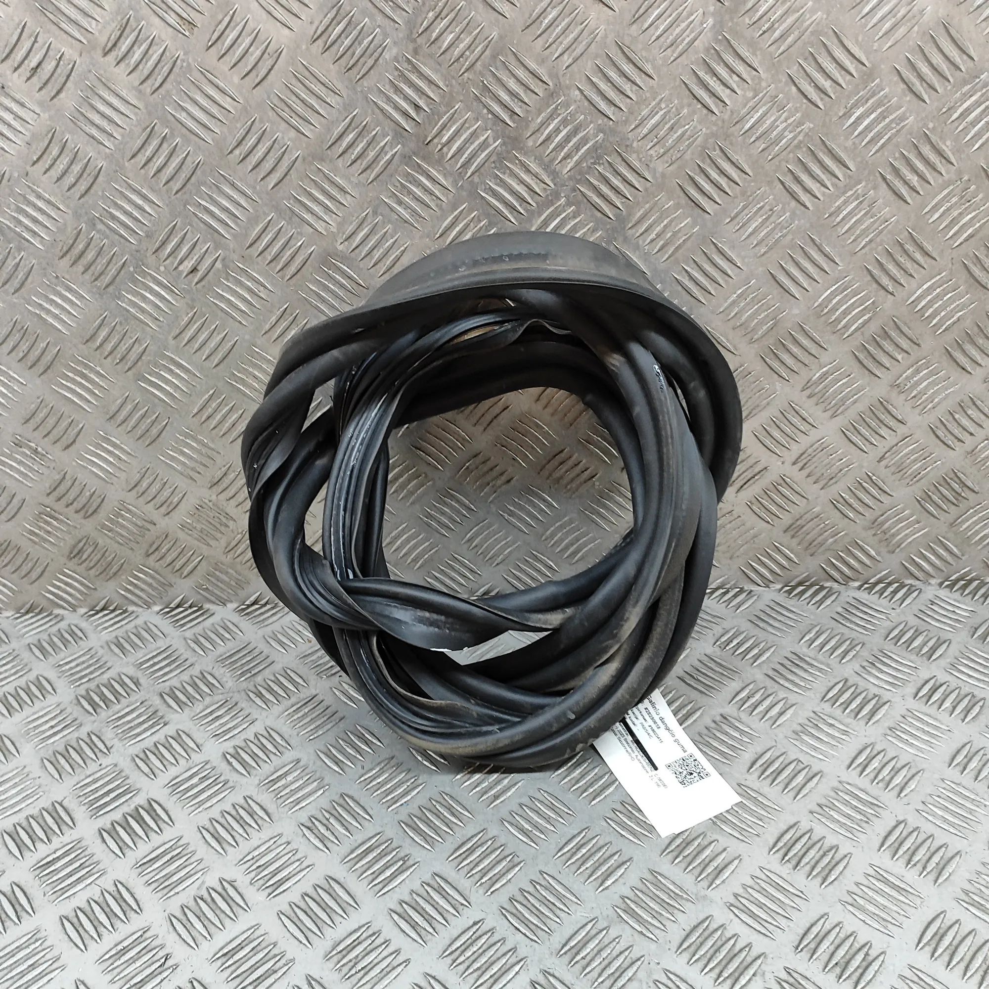Mercedes-Benz A (W177) Tailgate rubber seal Tailgate rubber seal — MERCEDES BENZ C-CLASS (W...