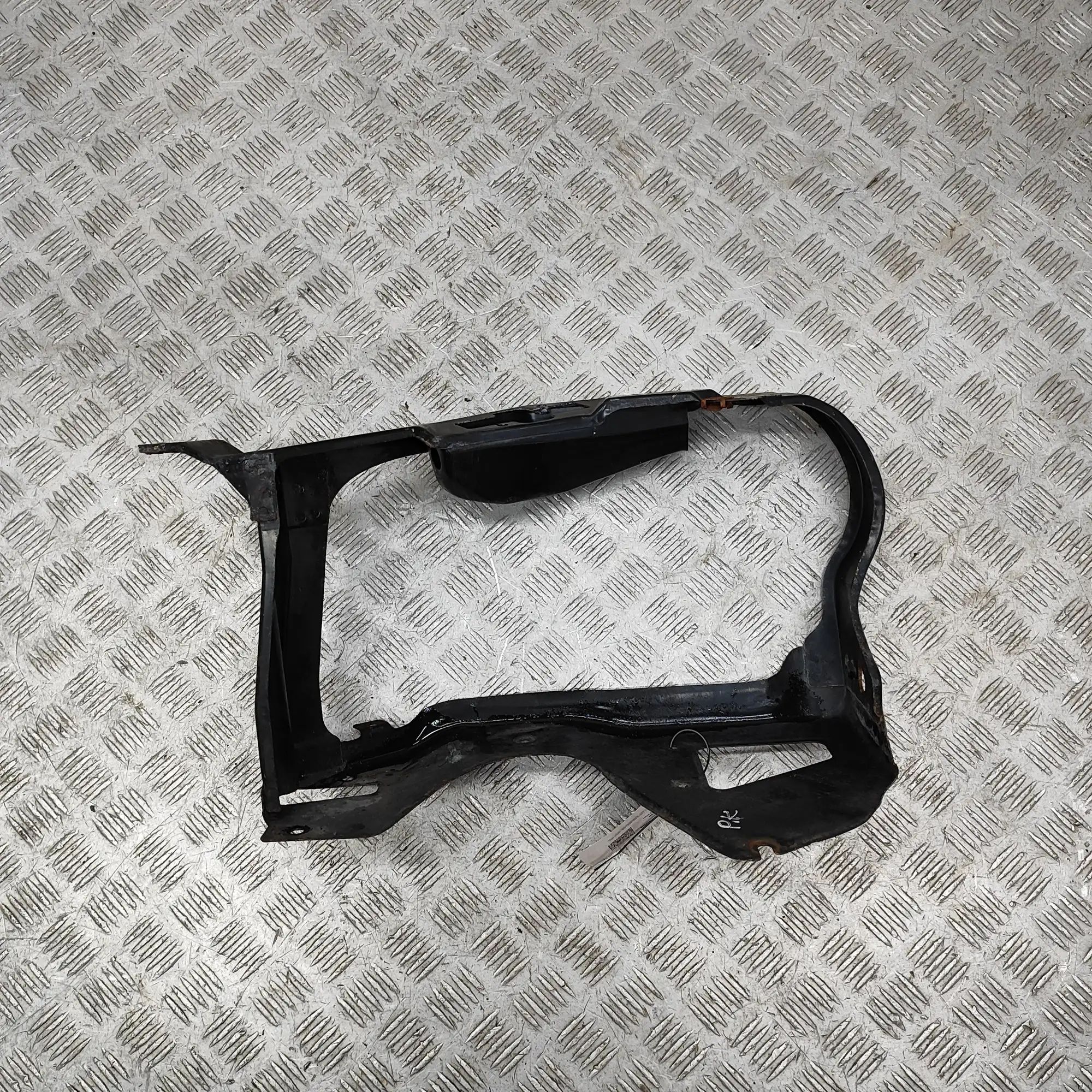 Mercedes-Benz A (W168) Right Headlight Bracket Right Headlight Bracket — MERCEDES BENZ CL-CLAS...