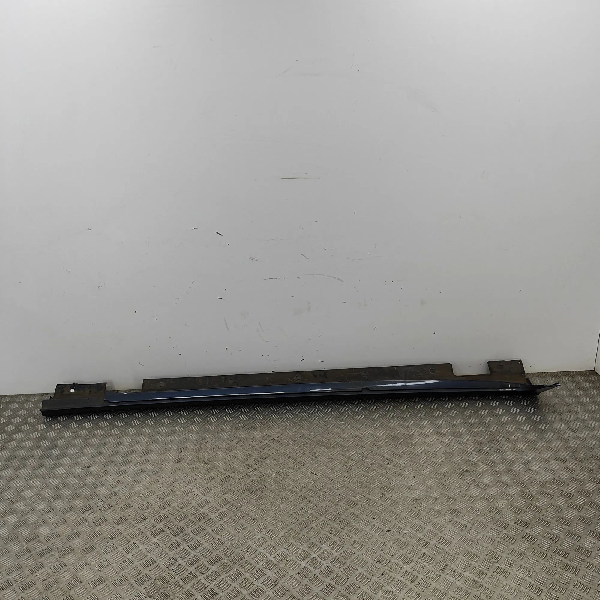 Mercedes-Benz CLS (C218) Left Side Plastic Sideskirt Cover Left Side Plastic Sideskirt Cover — MERCEDES BE...