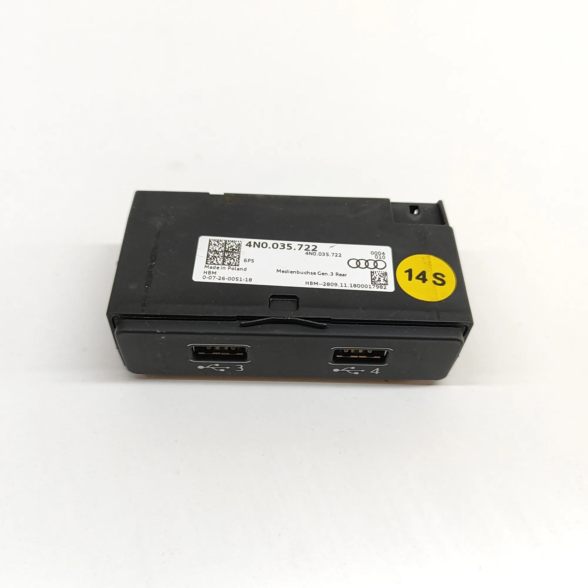 Audi e-tron USB USB — AUDI E-TRON (GEN) (2018-...) — 4N0035722
...