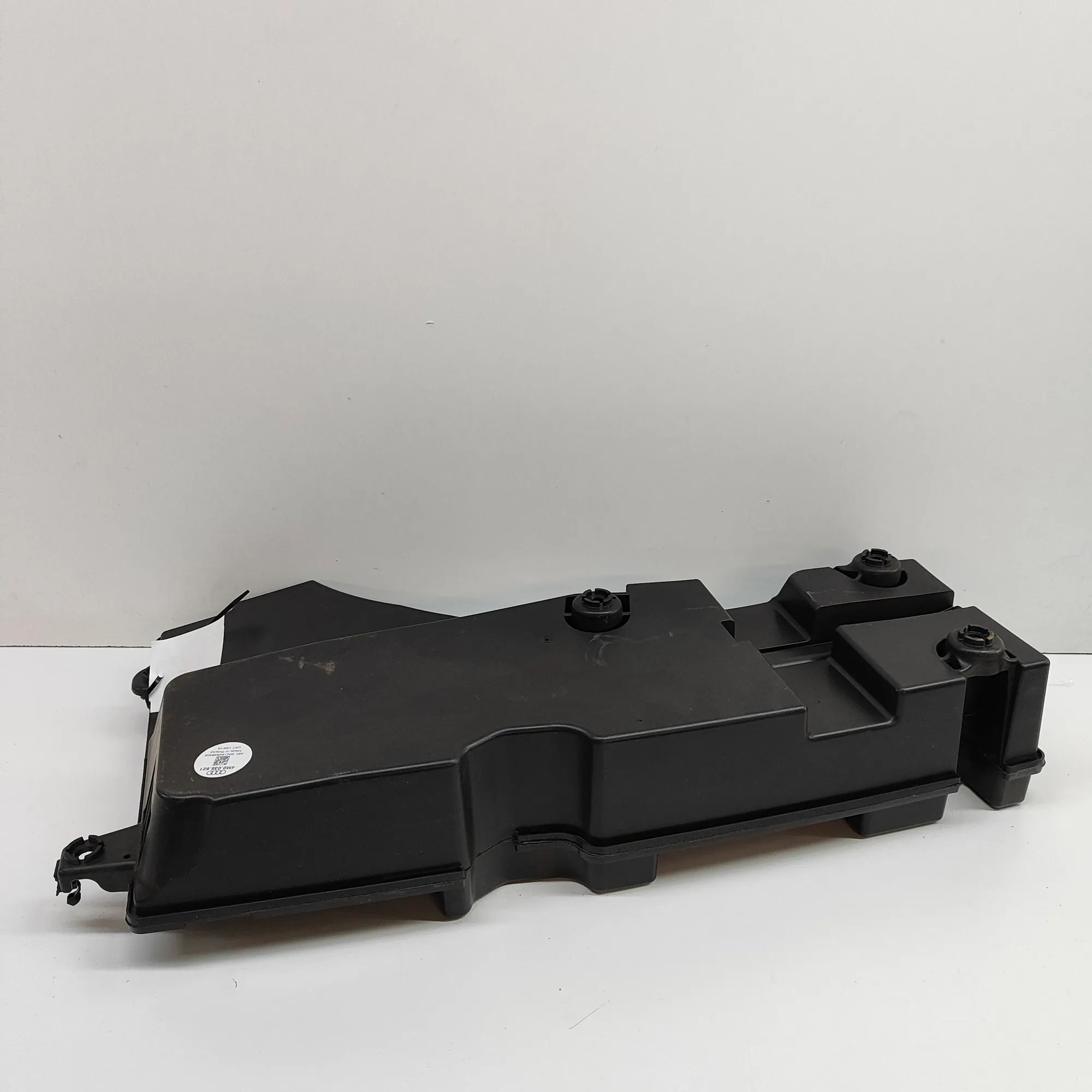 Audi Q7 (4L) Floor subwoofer — left Floor subwoofer — left — AUDI Q7 (4M) (2015-......