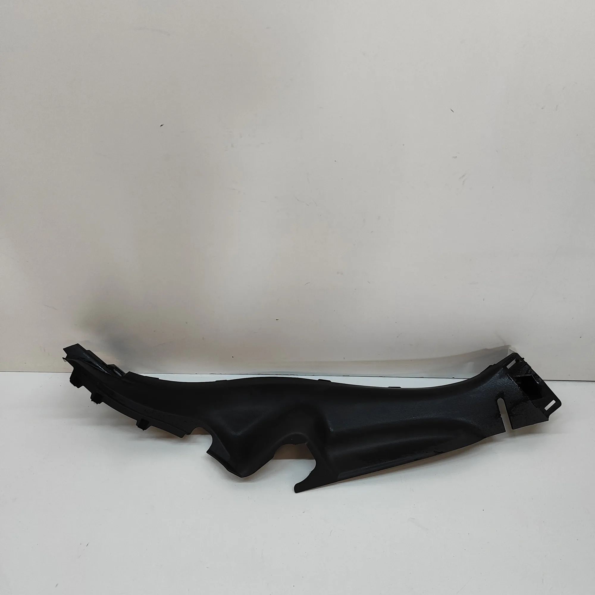 Mazda 3 (BP) Interior sill trim — rear right Interior sill trim — rear right — MAZDA CX-3 (0...
