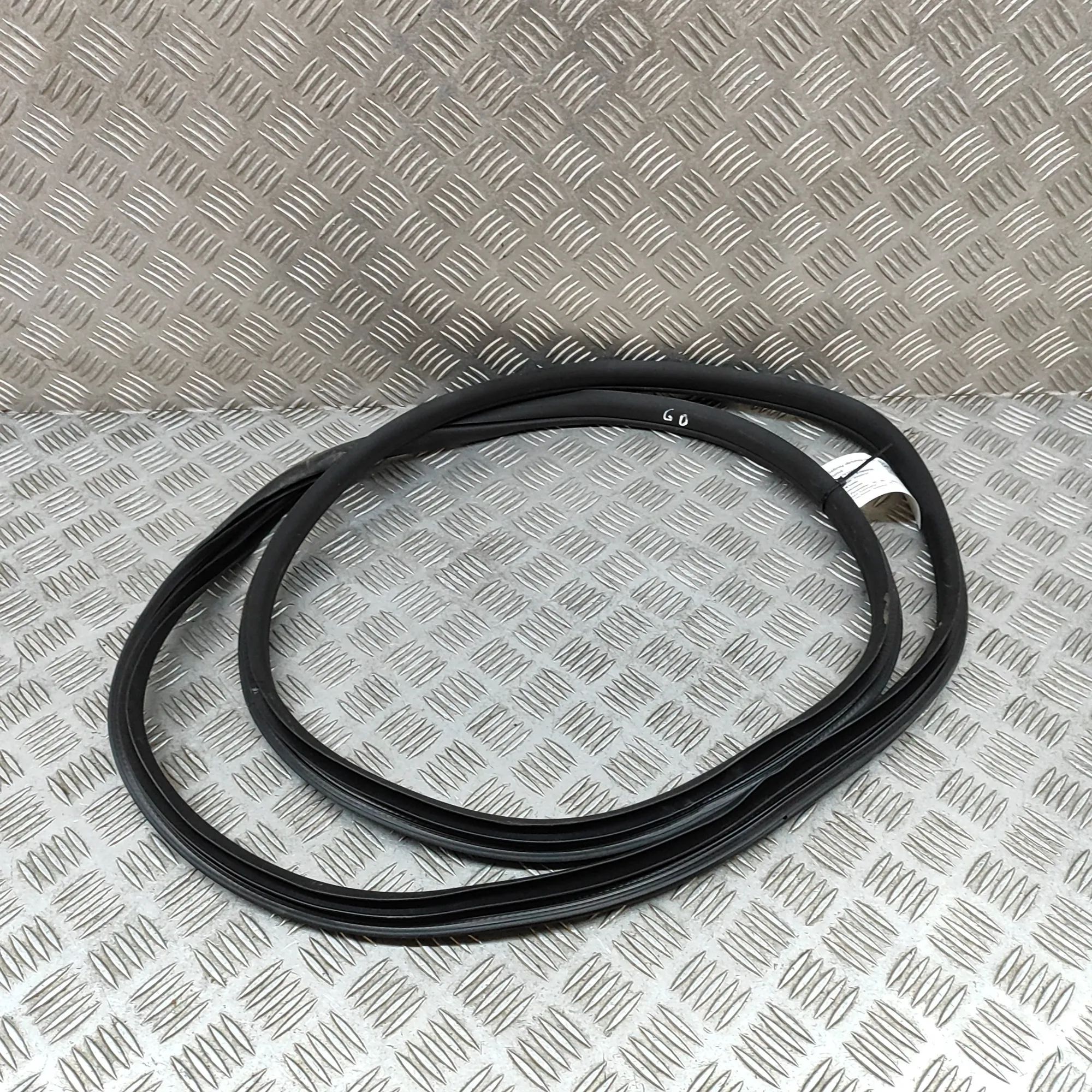 Door rubber seal — rear right Brand/Model: MG MG
Year: 2024
Engine: 1.50 L
Ge...