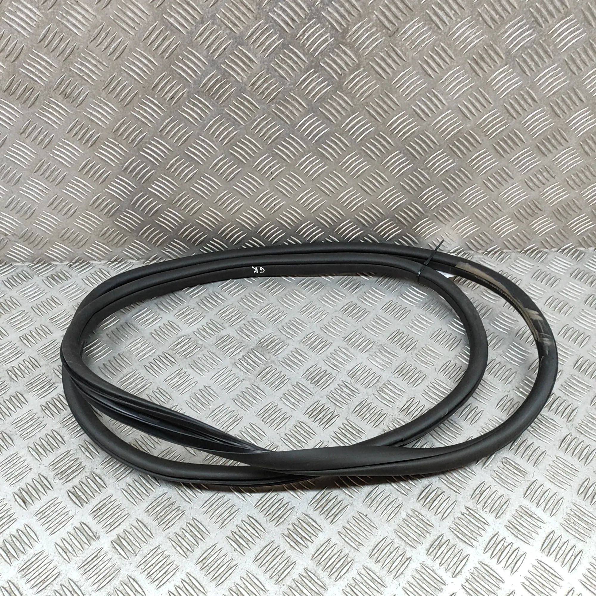 Door rubber seal — rear left Brand/Model: MG MG
Year: 2024
Engine: 1.50 L
Ge...