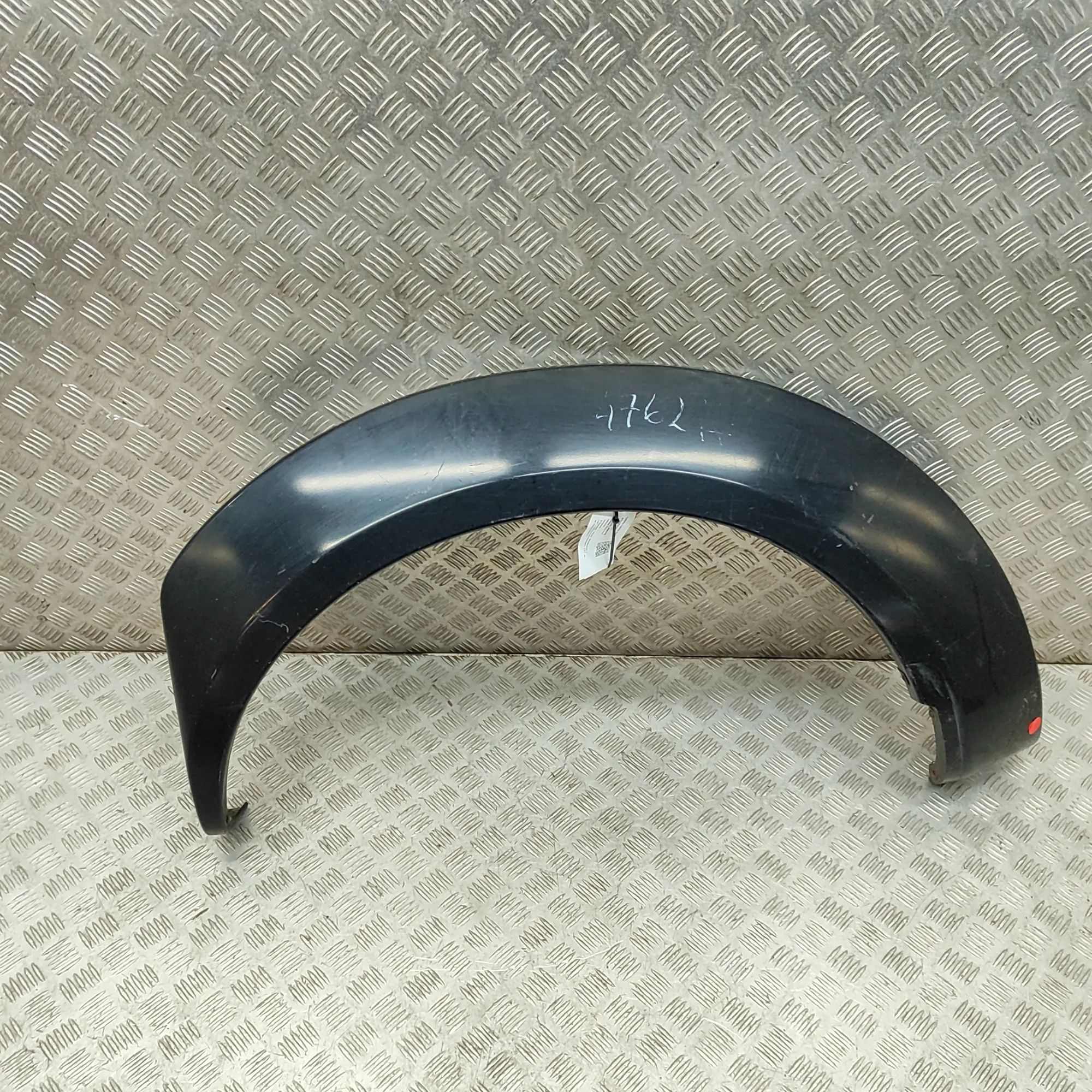 Nissan Navara (D40) Wheel arch trim — rear left Wheel arch trim — rear left — NISSAN NAVARA (D2...
