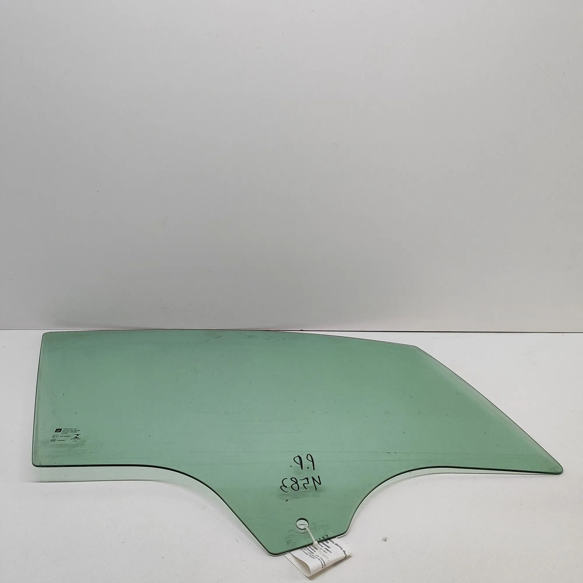 Opel Crossland X Front Right Door Window Front Right Door Window — OPEL CROSSLAND (X P17...