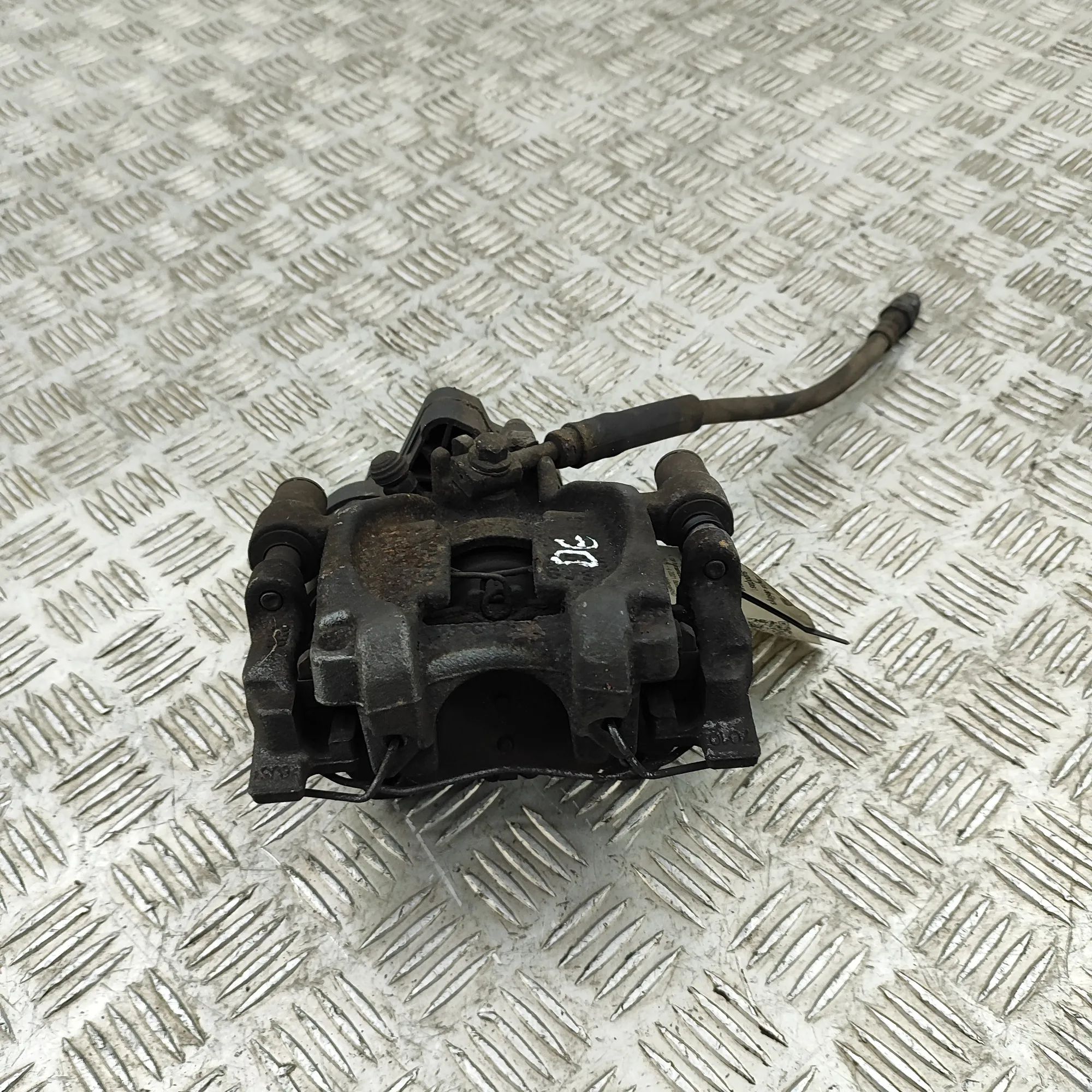 Audi Q2 (GA) Brake caliper — rear right Brake caliper — rear right — AUDI Q2 (GA) (2016...
