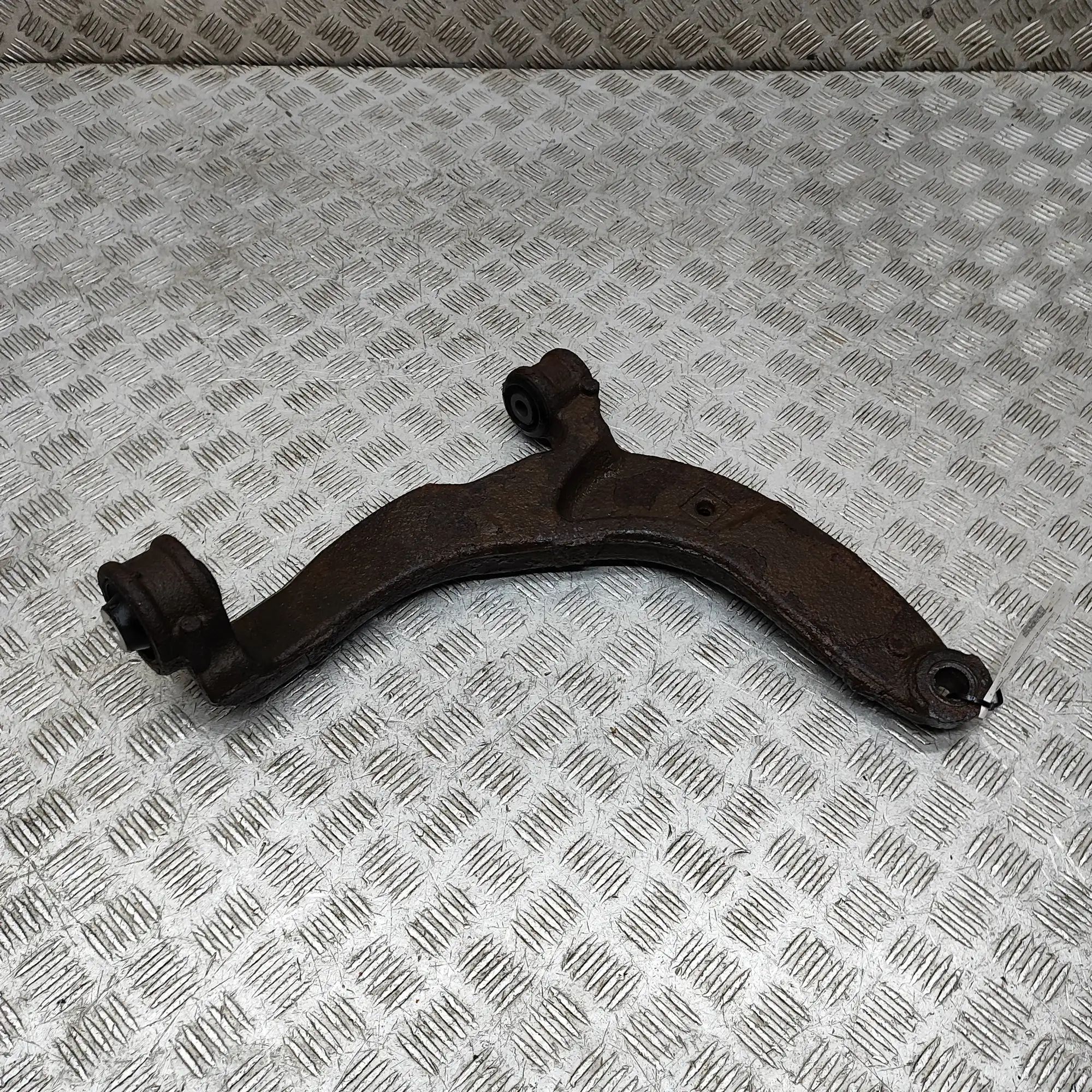 Volkswagen Transporter (T6, Caravelle, Multivan) Front Right Lower Control Arm Front Right Lower Control Arm — VW TRANSPORTER ...