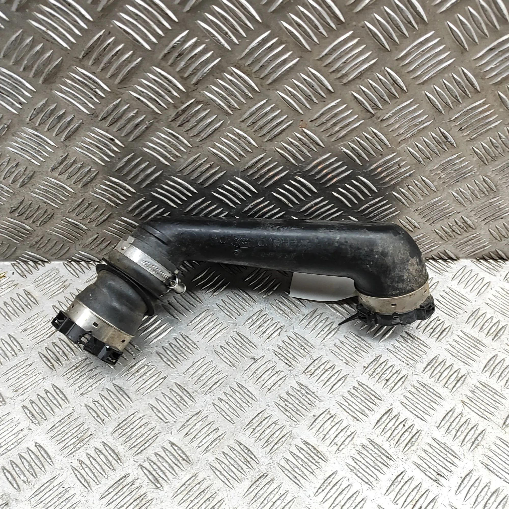 Land Rover Range Rover Sport (L494) Intercooler Hose Pipe Intercooler Hose Pipe — LAND ROVER RANGE ROVER ...