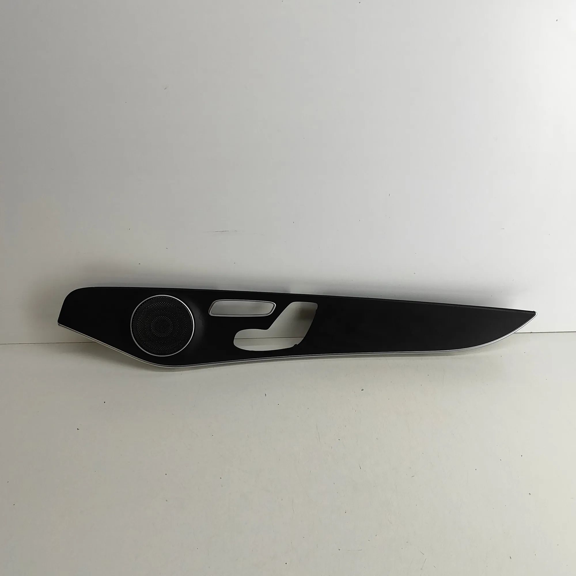 Mercedes-Benz GLC (X253) Door panel trim — front right Door panel trim — front right — MERCEDES BENZ G...