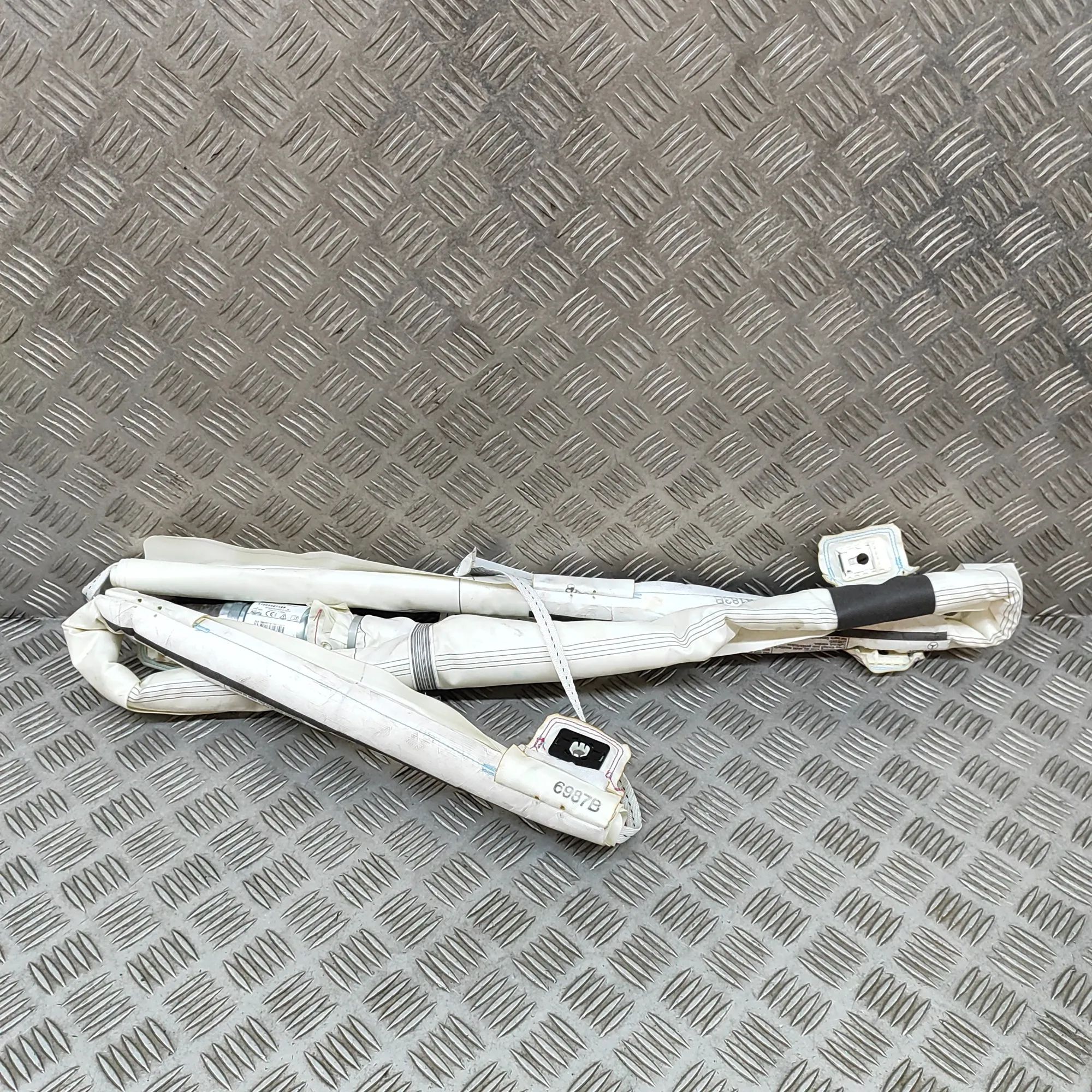 Mercedes-Benz ML / GLE (W166) Left Side Roof Safety Curtain SRS Left Side Roof Safety Curtain SRS — MERCEDES BE...
