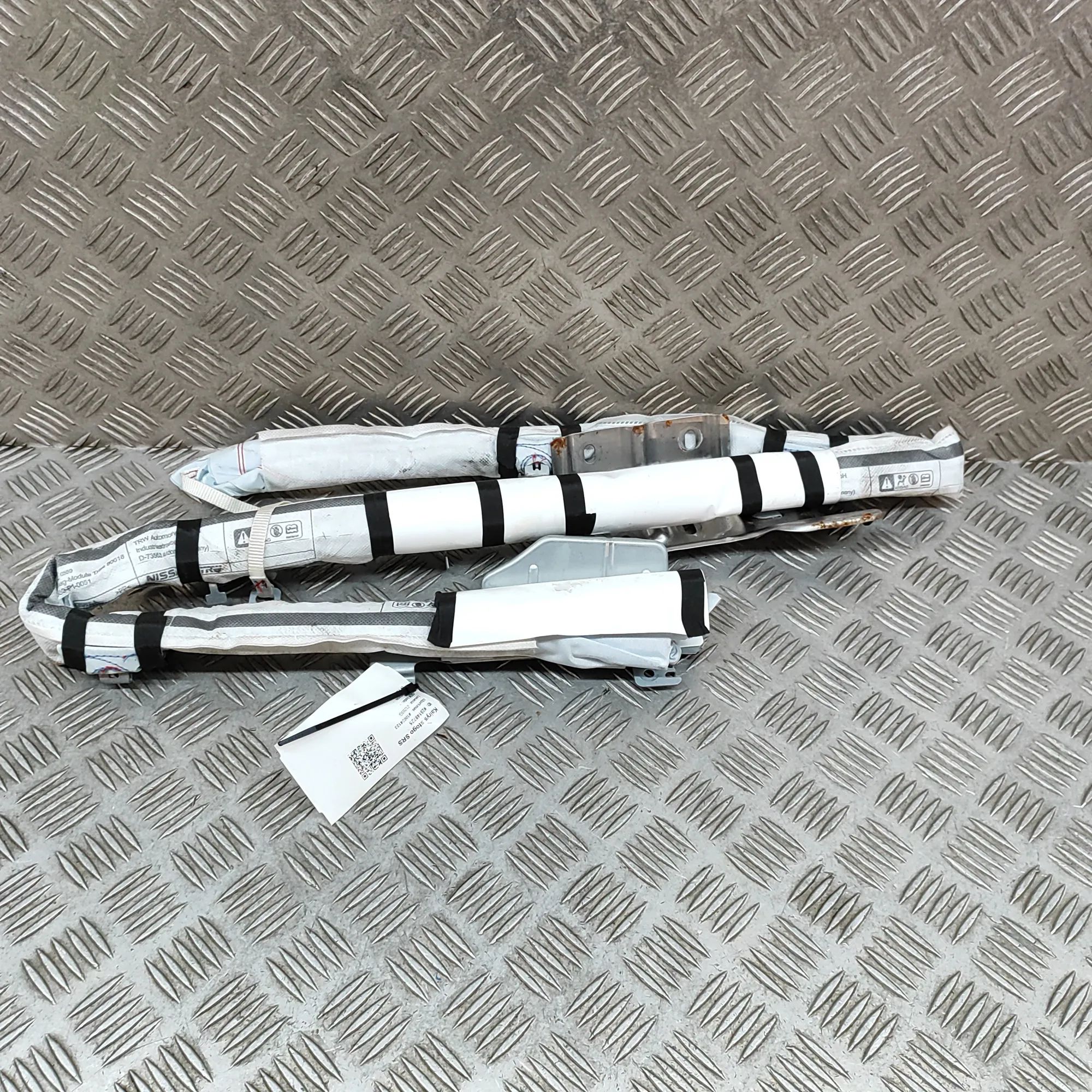 Nissan Leaf Left Side Roof Safety Curtain SRS Left Side Roof Safety Curtain SRS — NISSAN LEAF...