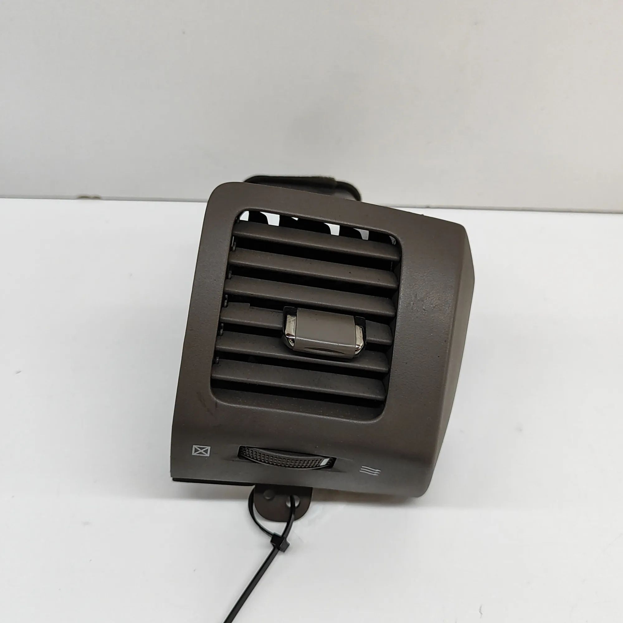 Toyota Land Cruiser 100 Dashboard Air Vents Dashboard Air Vents — TOYOTA LAND CRUISER (120 ...