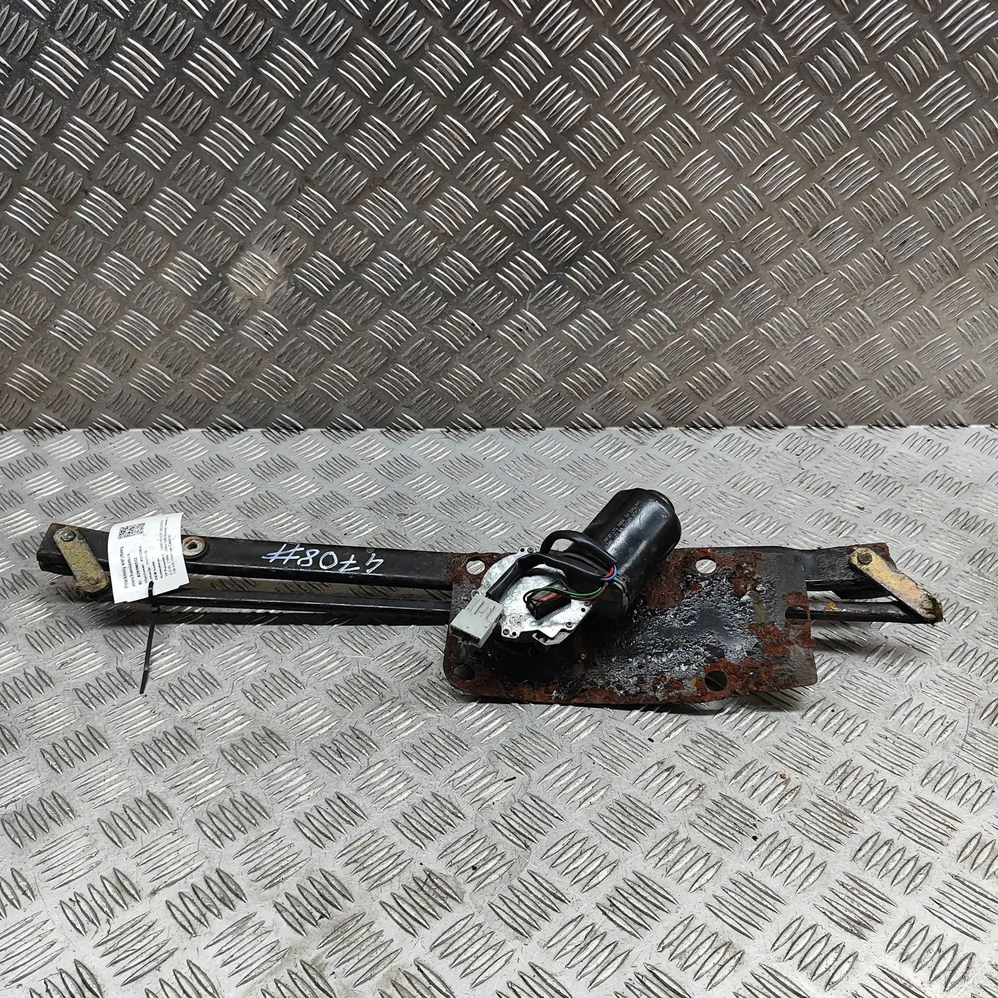 Land Rover Discovery Front Windshield Wiper Mechanism Front Windshield Wiper Mechanism — LAND ROVER D...