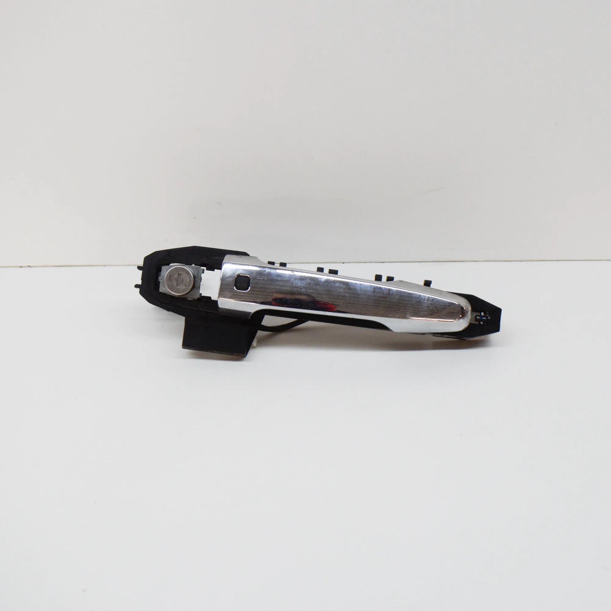 Mitsubishi L200 Exterior door handle — front left Exterior door handle — front left — MITSUBISHI ...