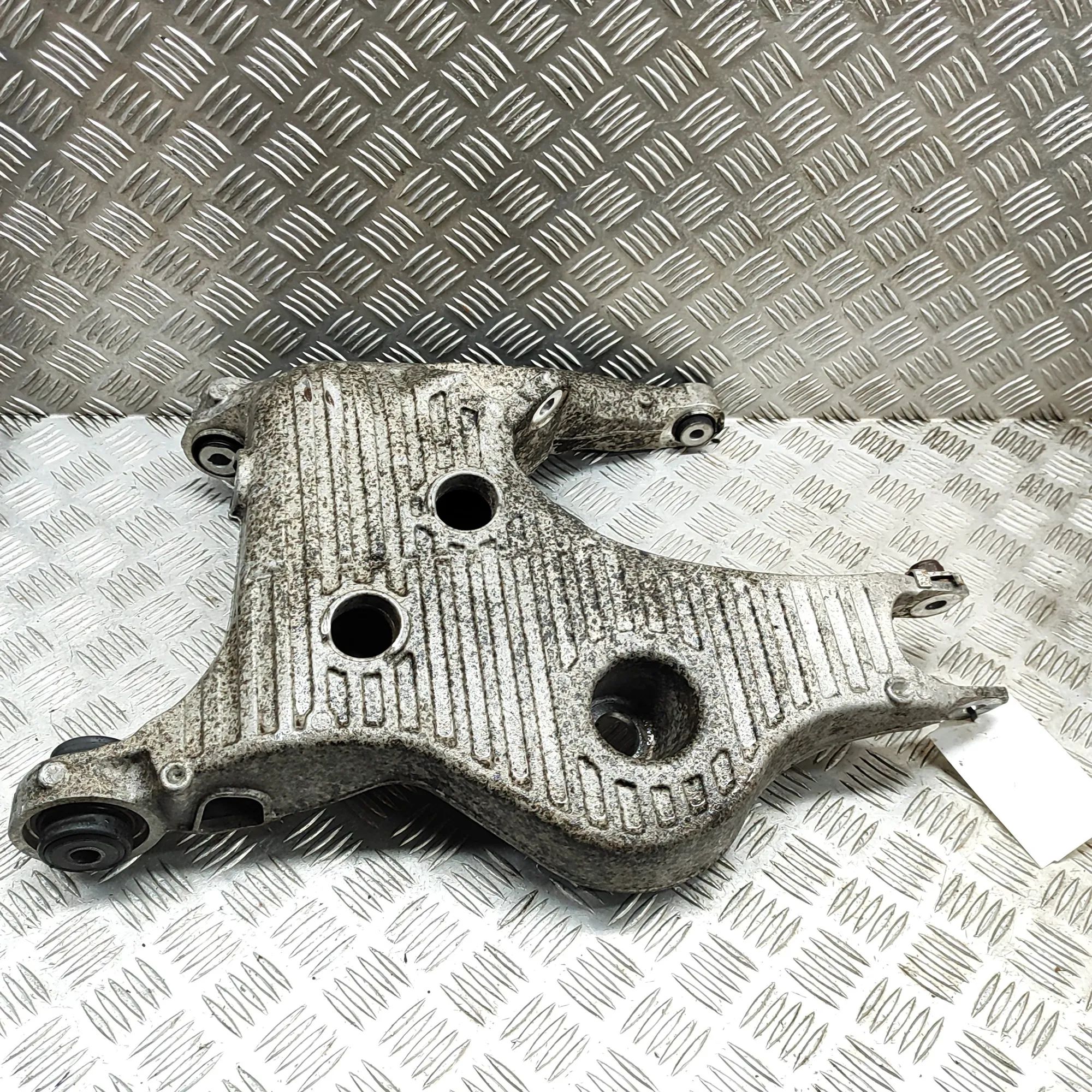 Land Rover Range Rover Sport (L494) Rear Left Lower Control Arm Rear Left Lower Control Arm — LAND ROVER RANGE ...