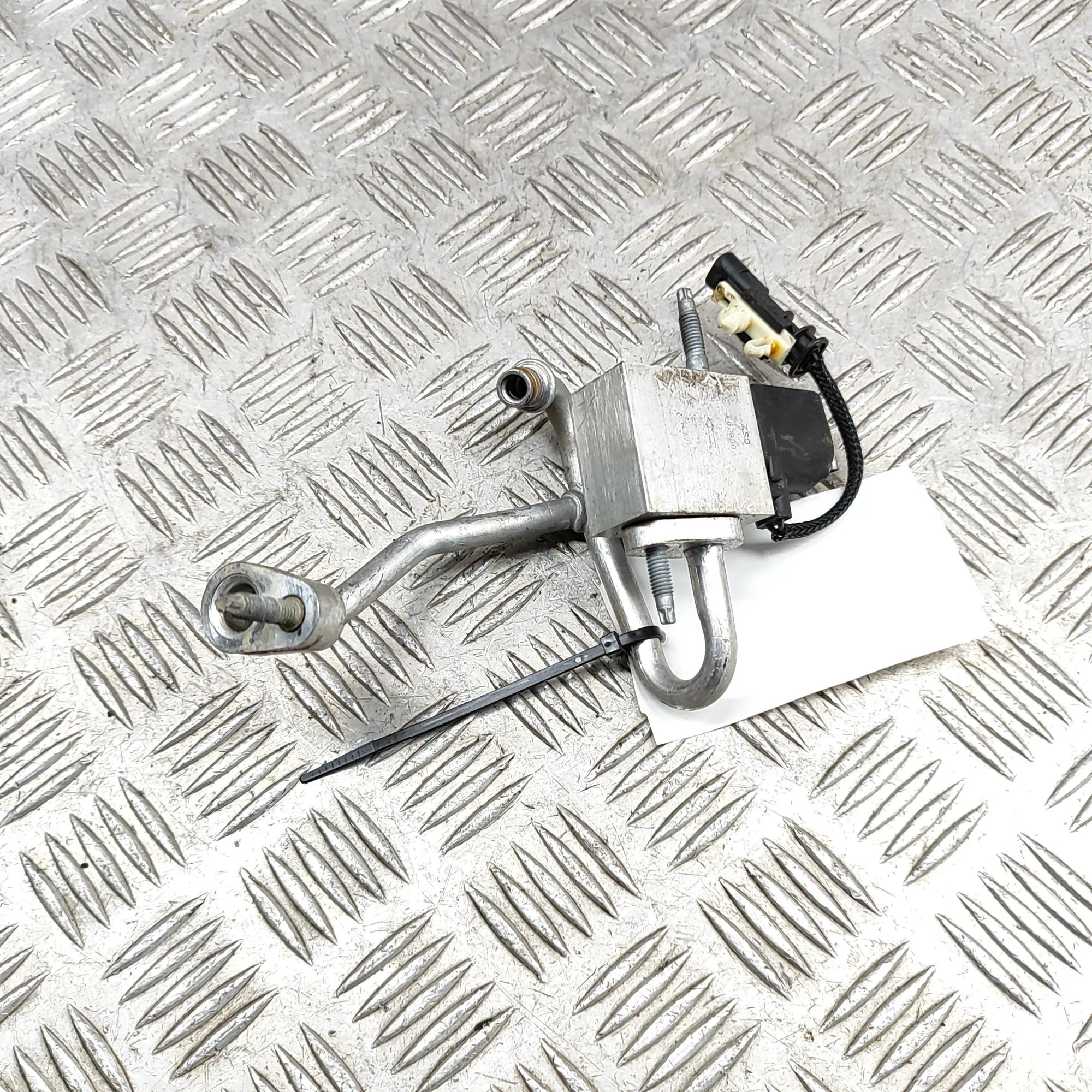 Land Rover Range Rover Sport (L494) A/C Air Con Hose Pipe A/C Air Con Hose Pipe — LAND ROVER RANGE ROVER ...