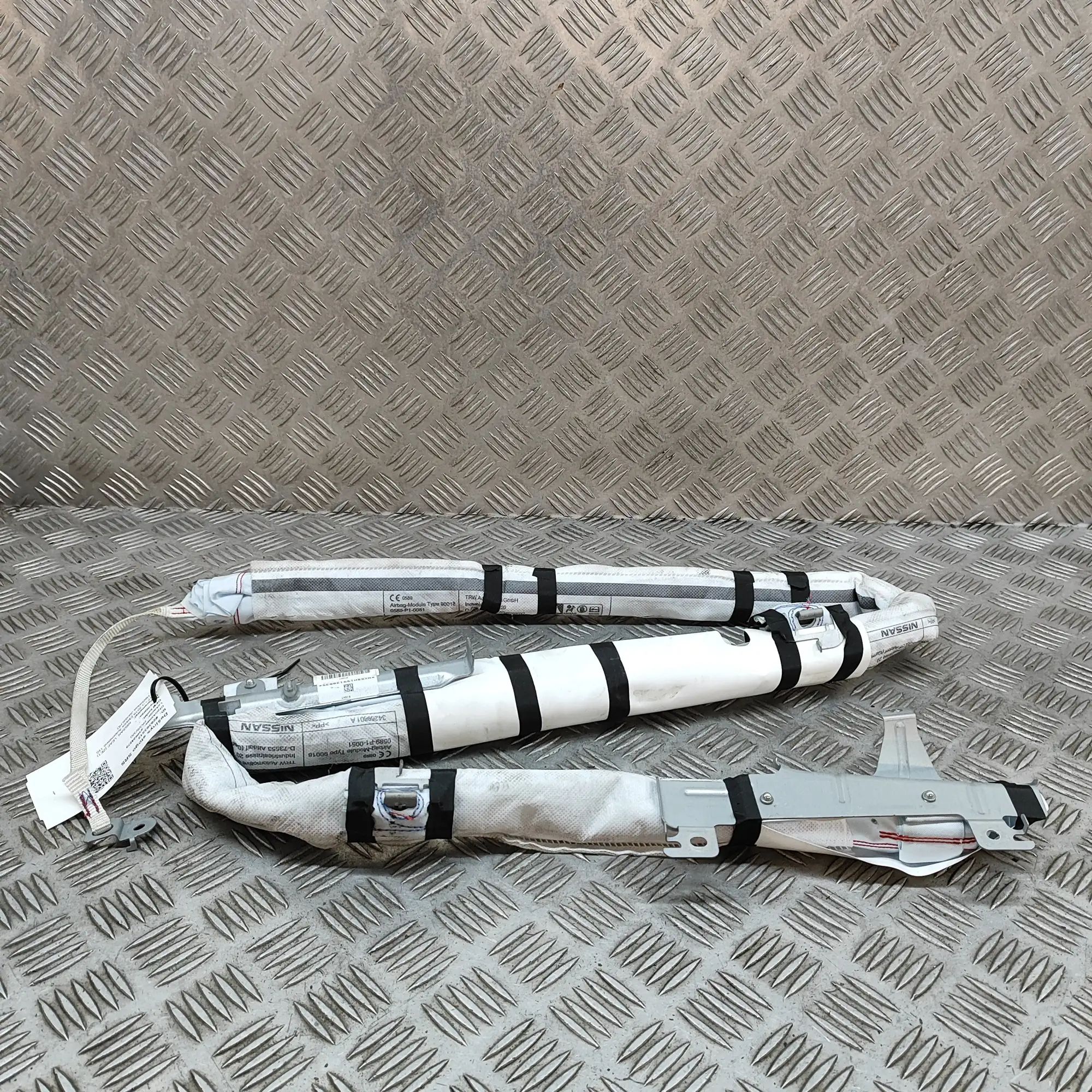 Nissan Leaf Right Side Roof Safety Curtain SRS Right Side Roof Safety Curtain SRS — NISSAN LEA...