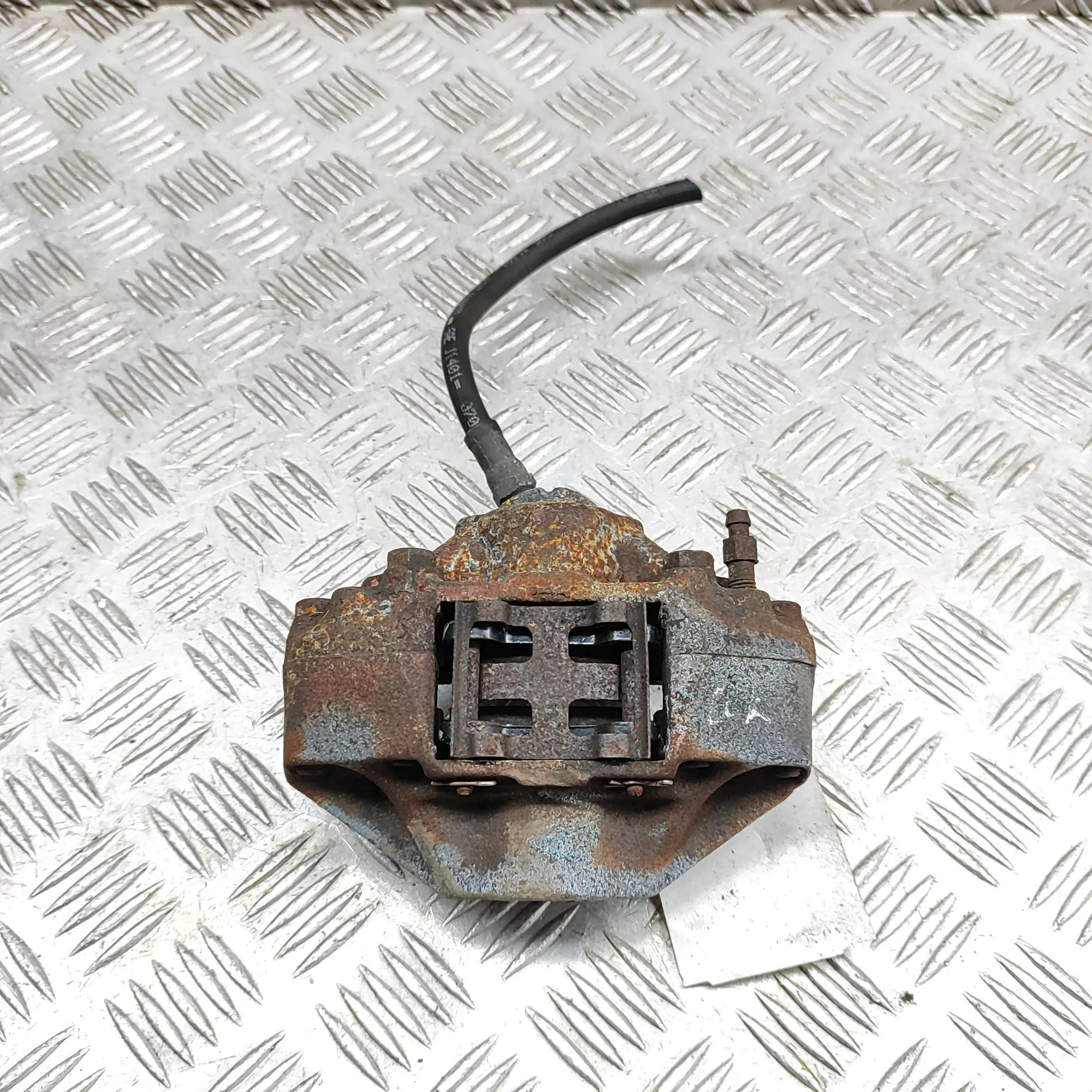 Mercedes-Benz 200 - 300 (W123) Brake caliper — rear right Brake caliper — rear right — MERCEDES BENZ S-CL...