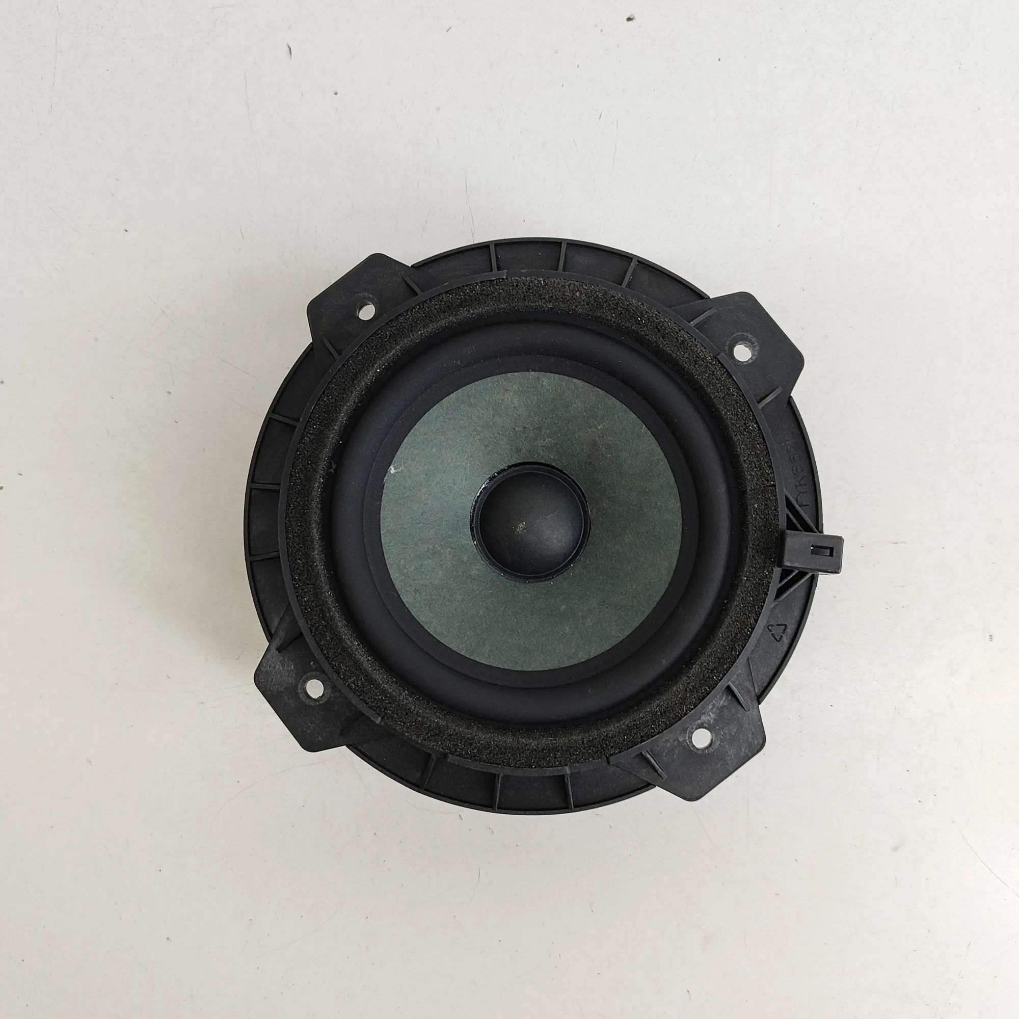 Ssangyong Korando Front Left Door Speaker Front Left Door Speaker — SSANGYONG KORANDO (C3...