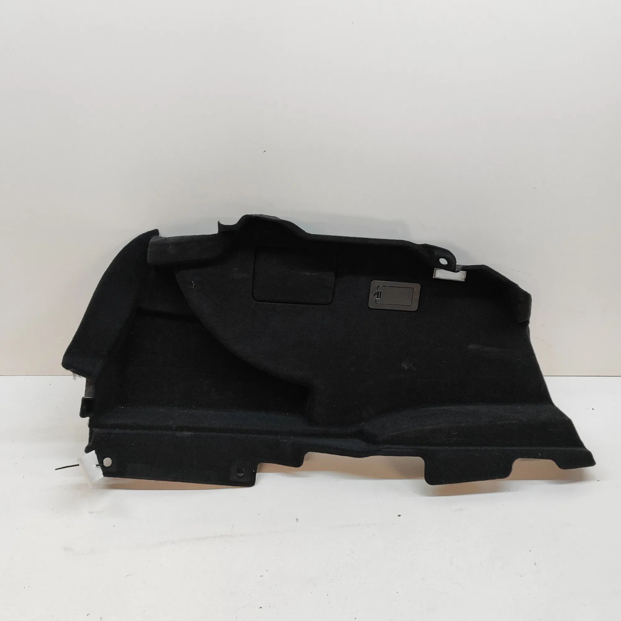 Maserati Ghibli Left Side Trunk Trim Left Side Trunk Trim — MASERATI GHIBLI (M157) (...