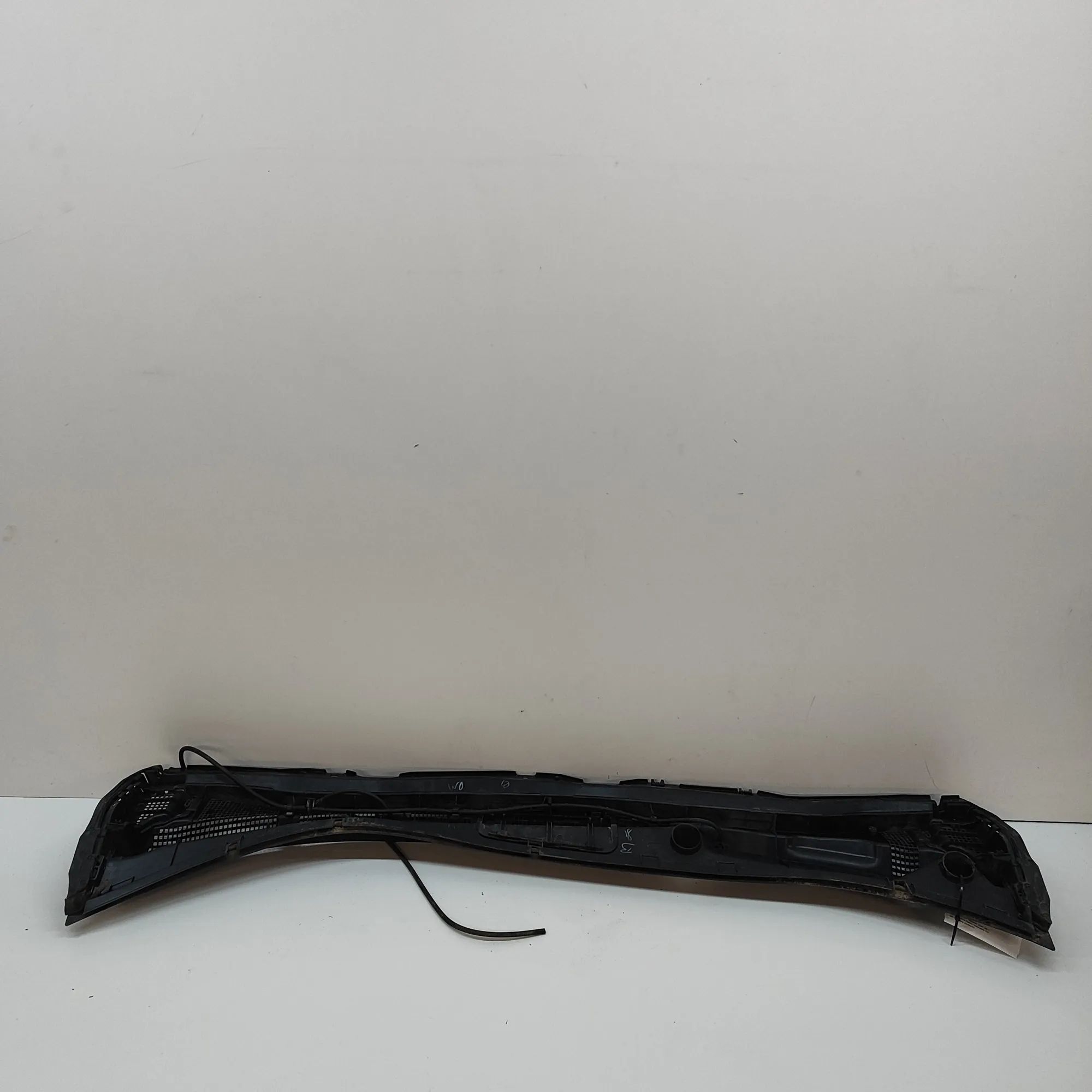 Nissan Leaf Front Wiper Cowl Trim Front Wiper Cowl Trim — NISSAN LEAF (ZE1) (2017...