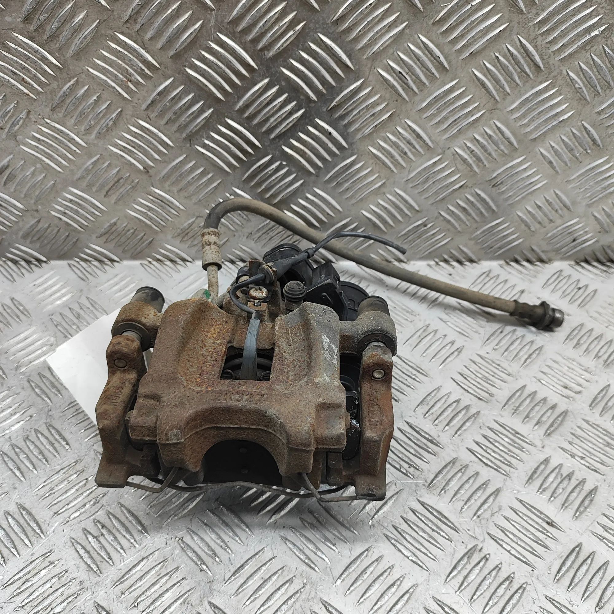 Jaguar XE Brake caliper — rear right Brake caliper — rear right — JAGUAR XE (X760) (...