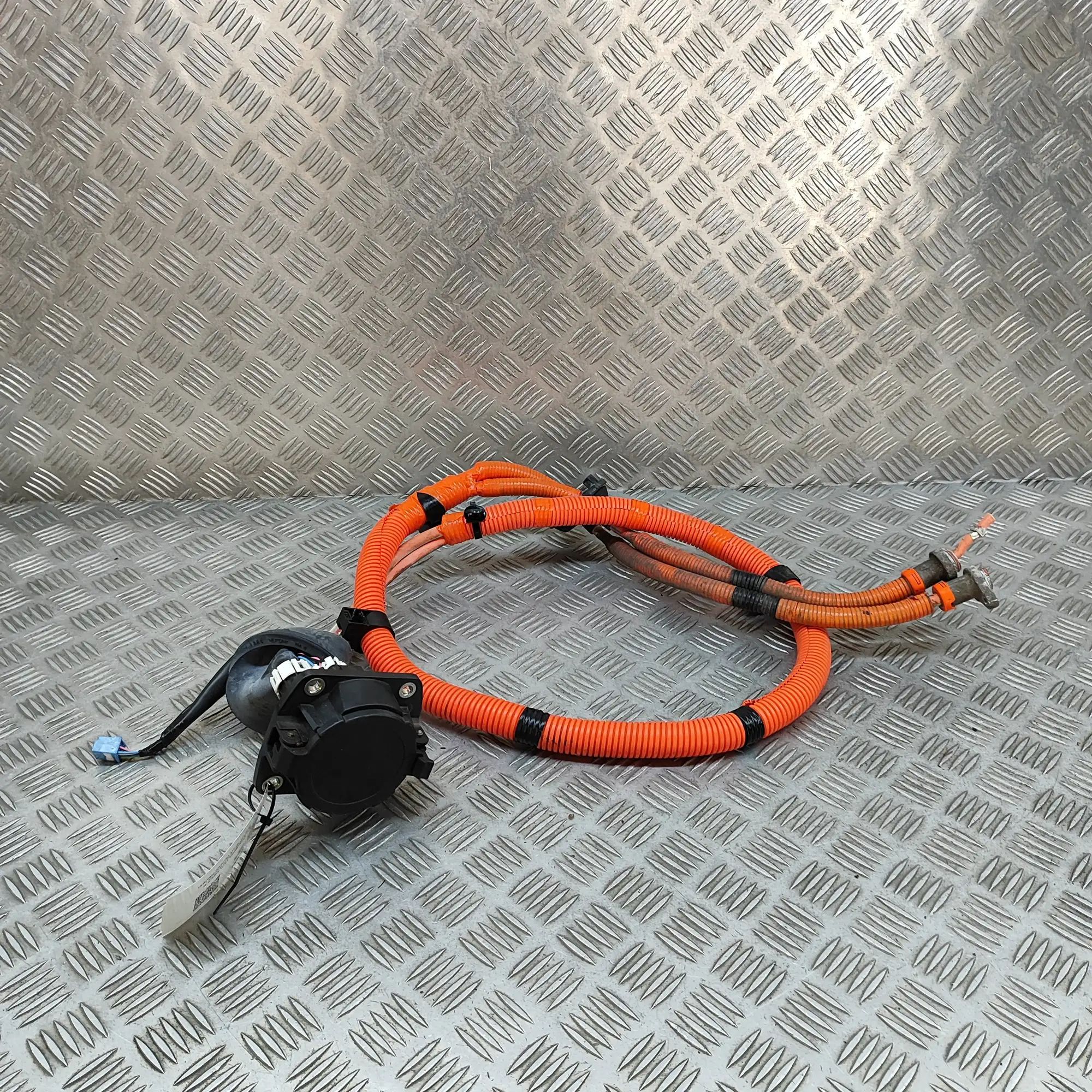 Mitsubishi Outlander Battery Charging Cable Battery charging cable — MITSUBISHI OUTLANDER (...