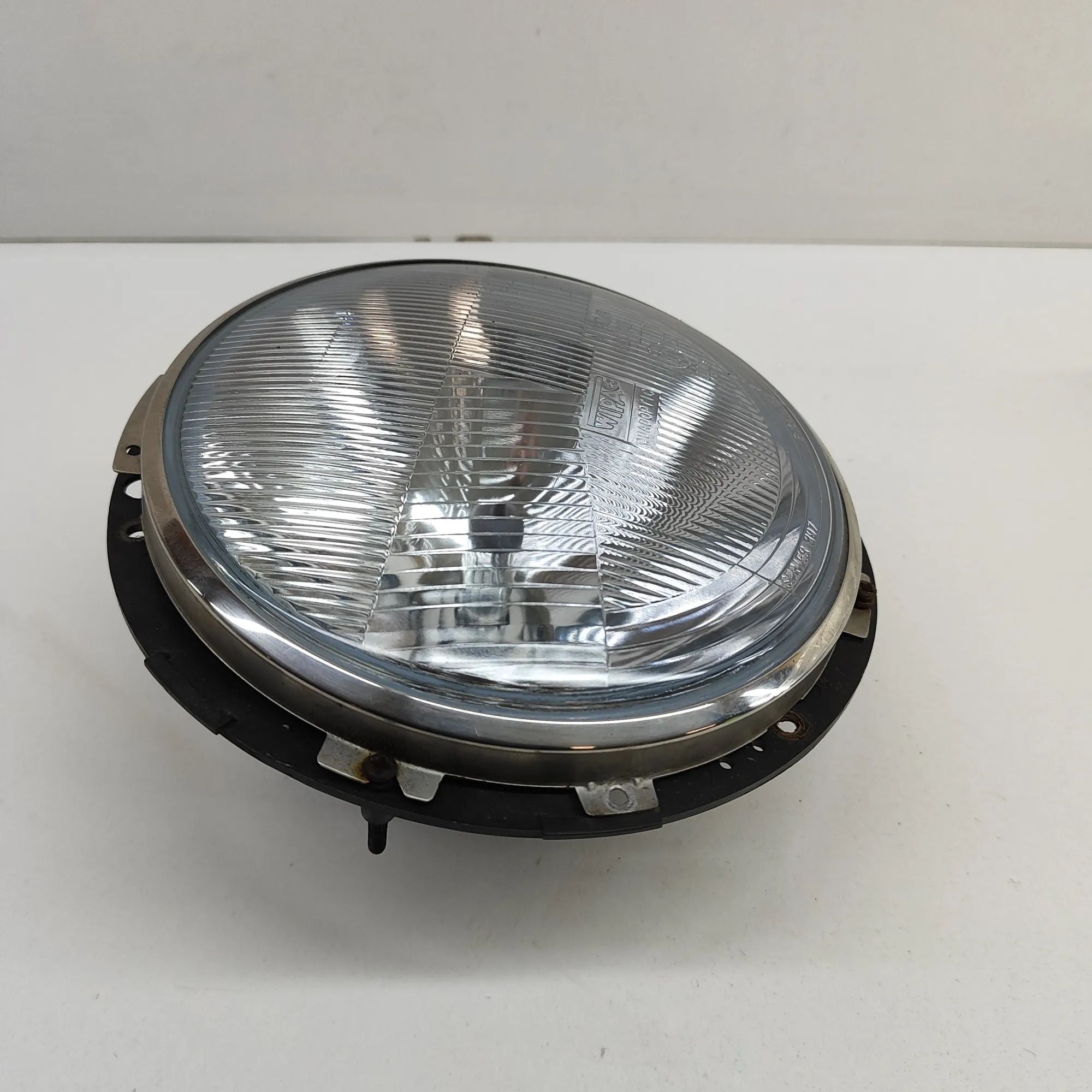 Land Rover Defender Front Right Headlight Front Right Headlight — LAND ROVER DEFENDER (L3...