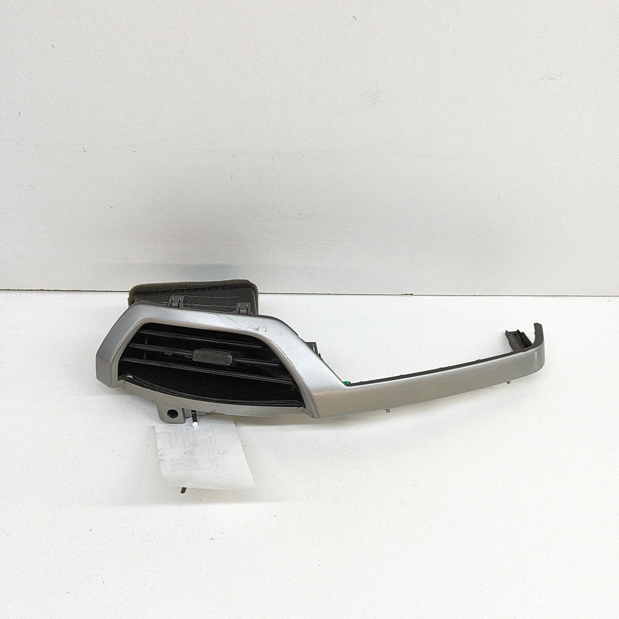 Isuzu D-Max Dashboard Air Vents Dashboard Air Vents — ISUZU D-MAX (II TFR, TFS)...