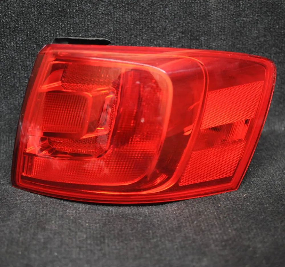 Volkswagen Jetta Rear Right Tail Light Rear Right Tail Light — VW JETTA (MK6 162, 163)...