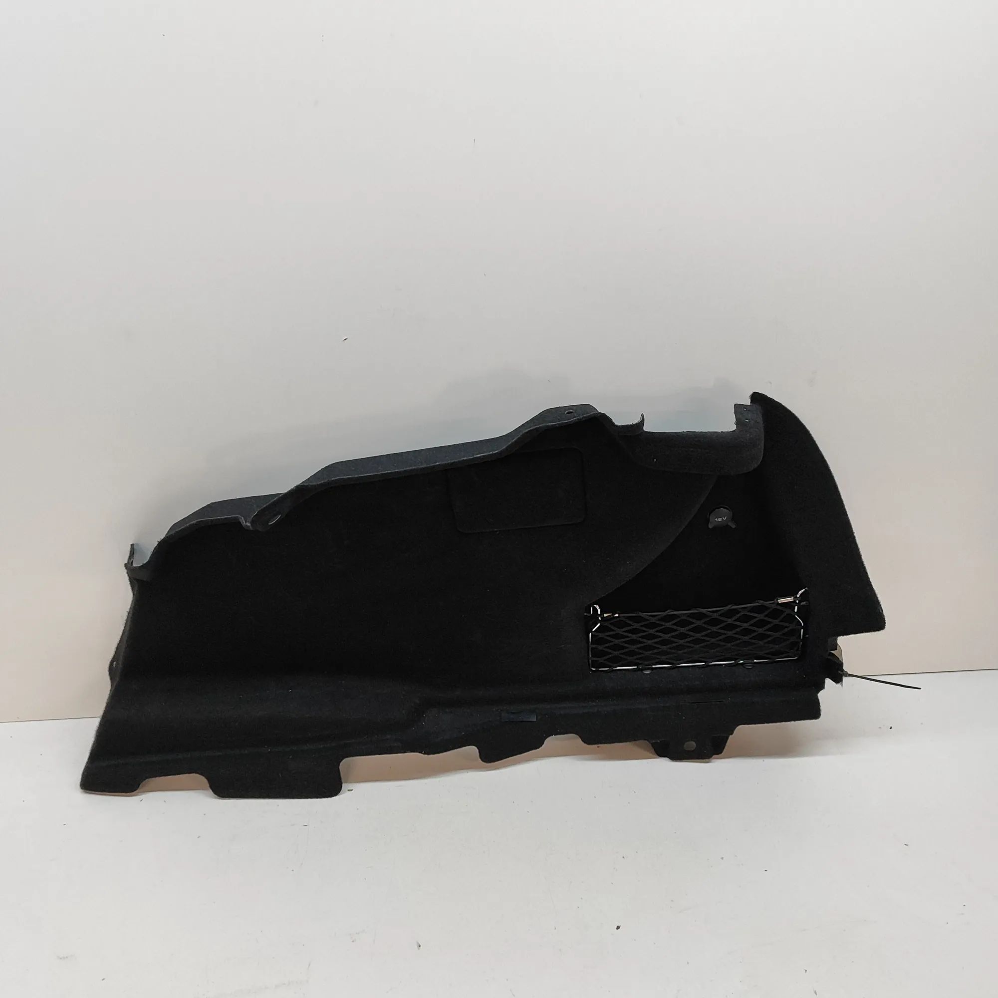 Maserati Ghibli Right Side Trunk Trim Right Side Trunk Trim — MASERATI GHIBLI (M157) ...
